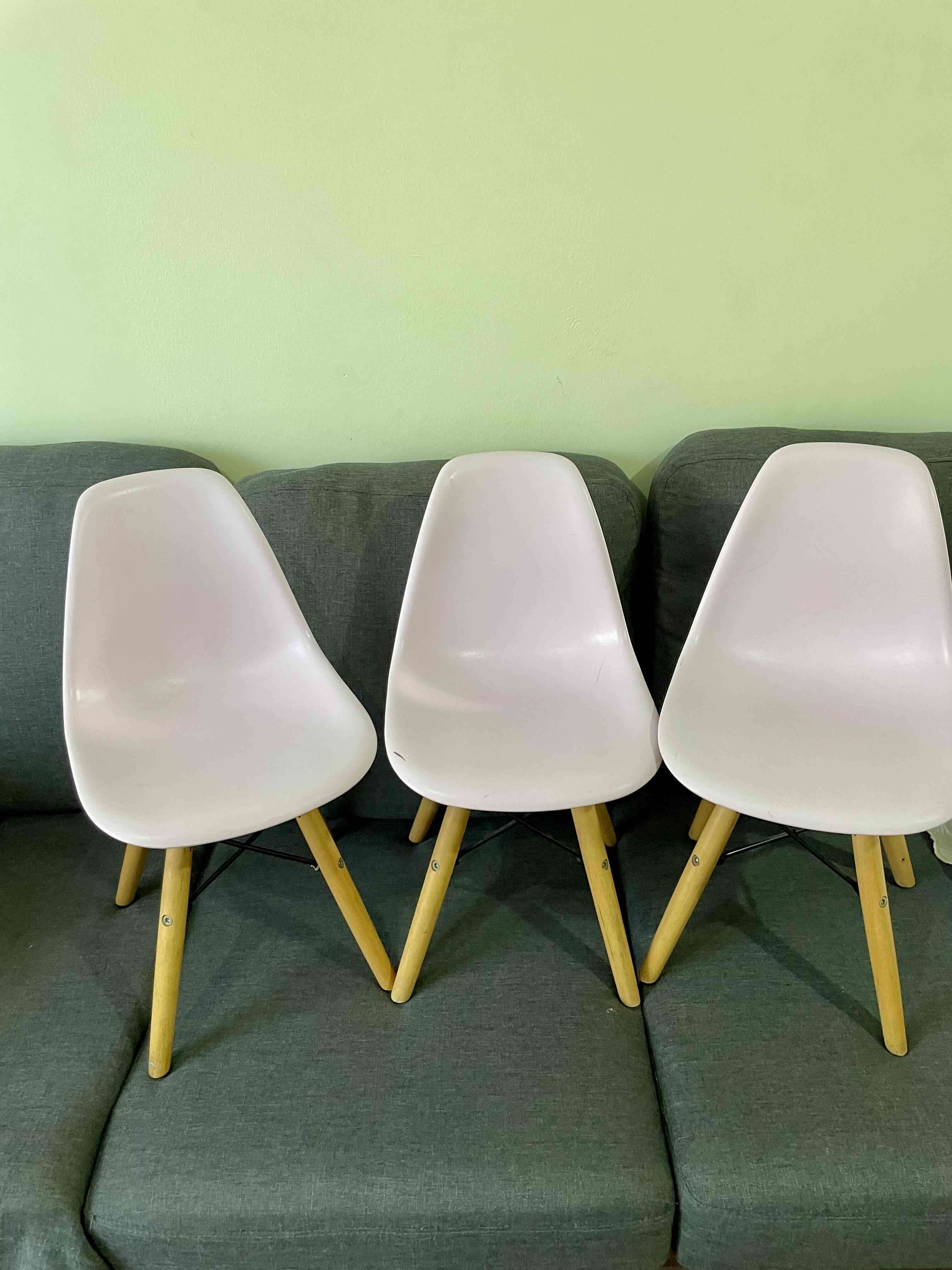 Sillas Eames rosadas claro - miniatura 2