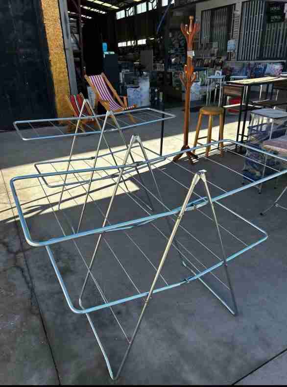 Tendedero plegable de metal - miniatura 2