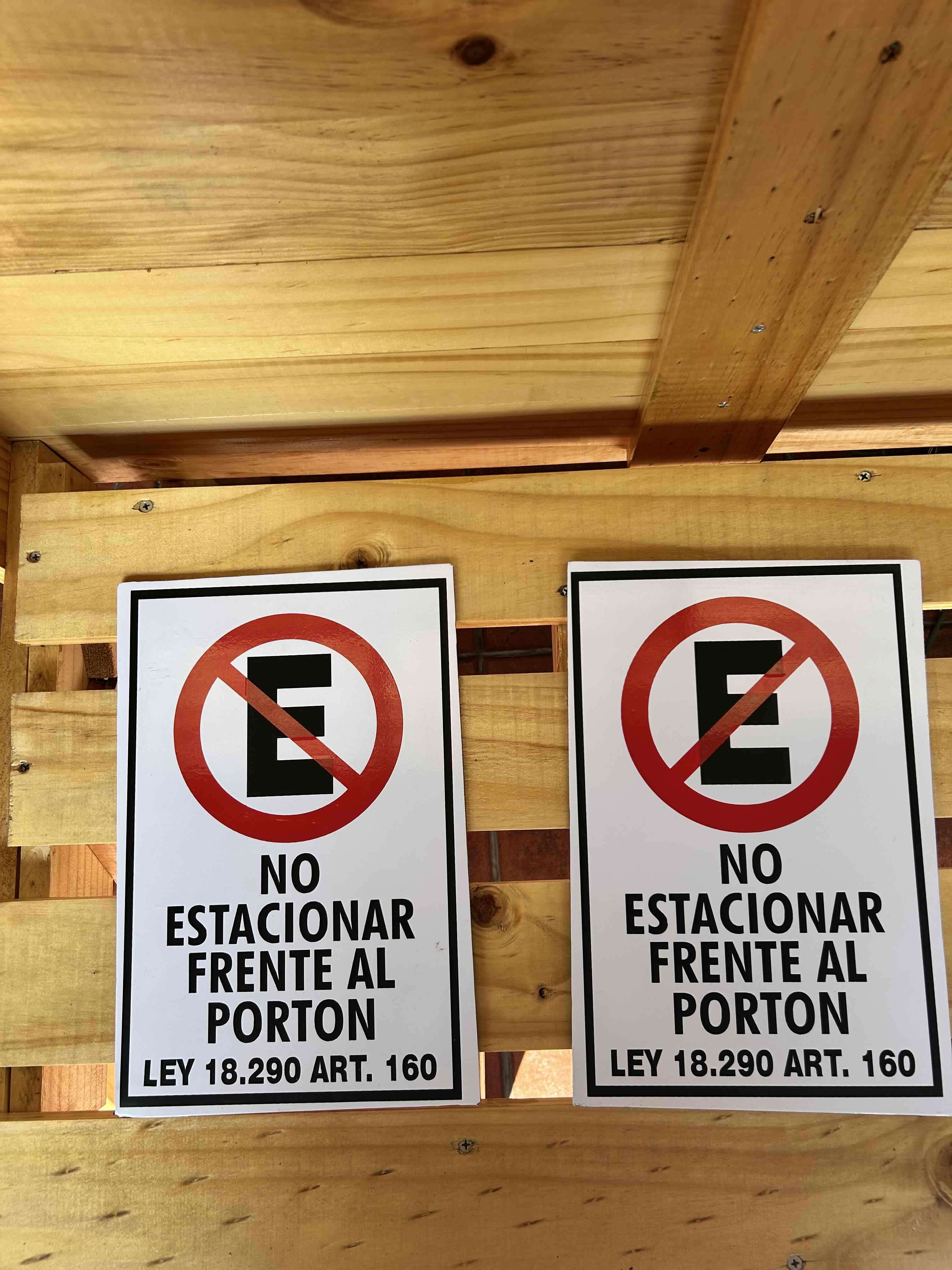 Letrero No Estacionar Metálico - miniatura 2