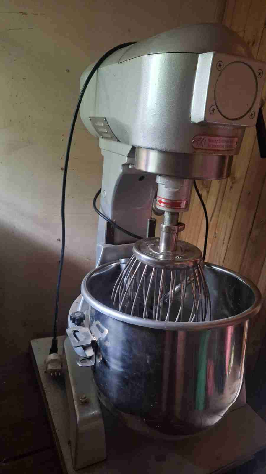 Mezcladora industrial de cocina - 1