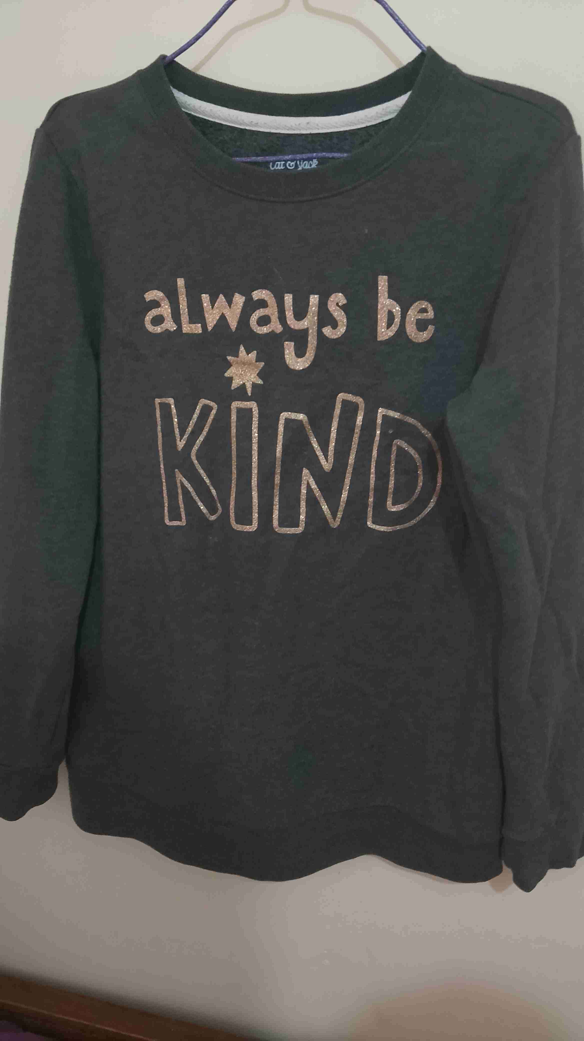 Polerón gris con mensaje - miniatura 1