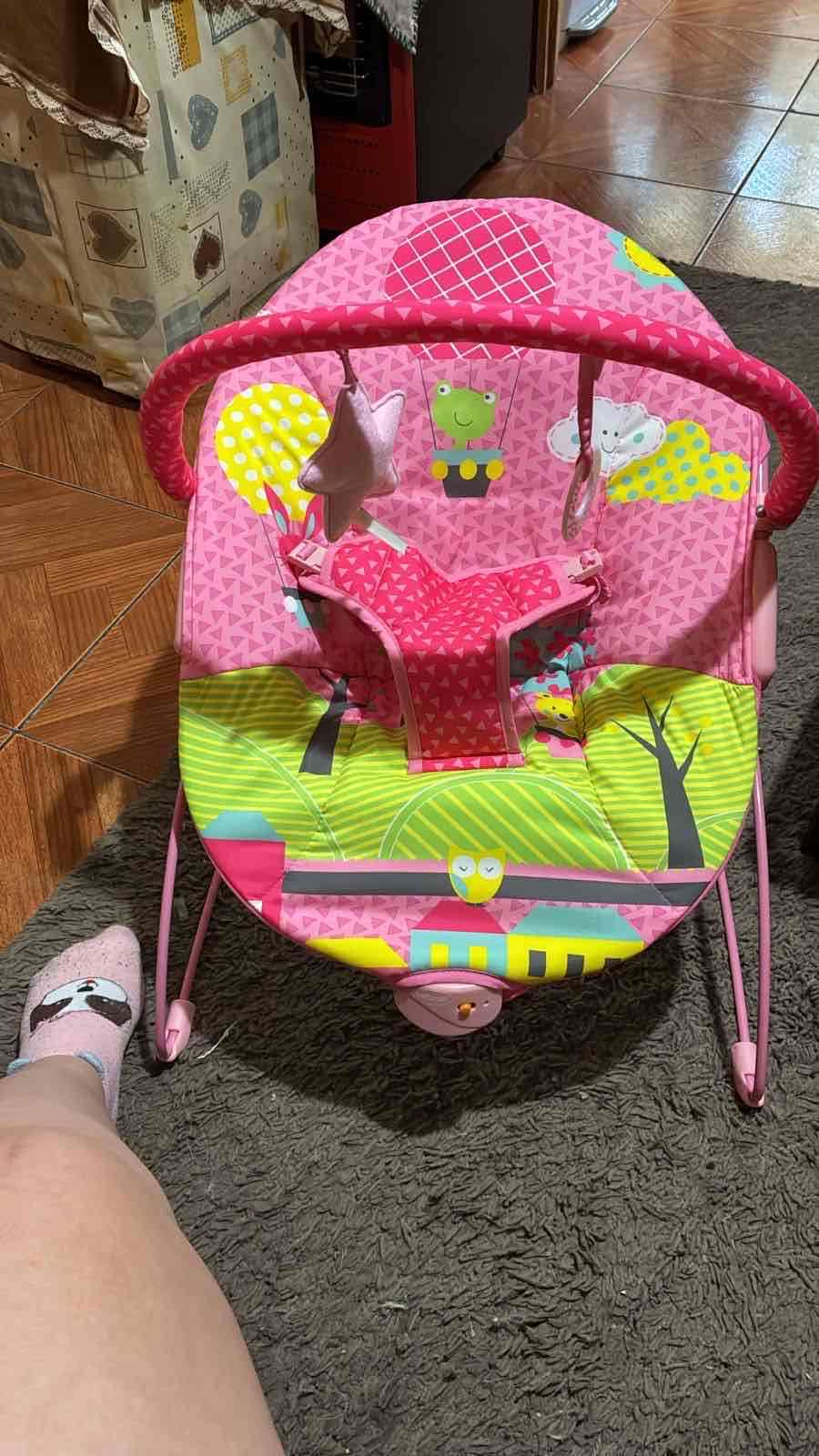 Silla mecedora infantil rosada