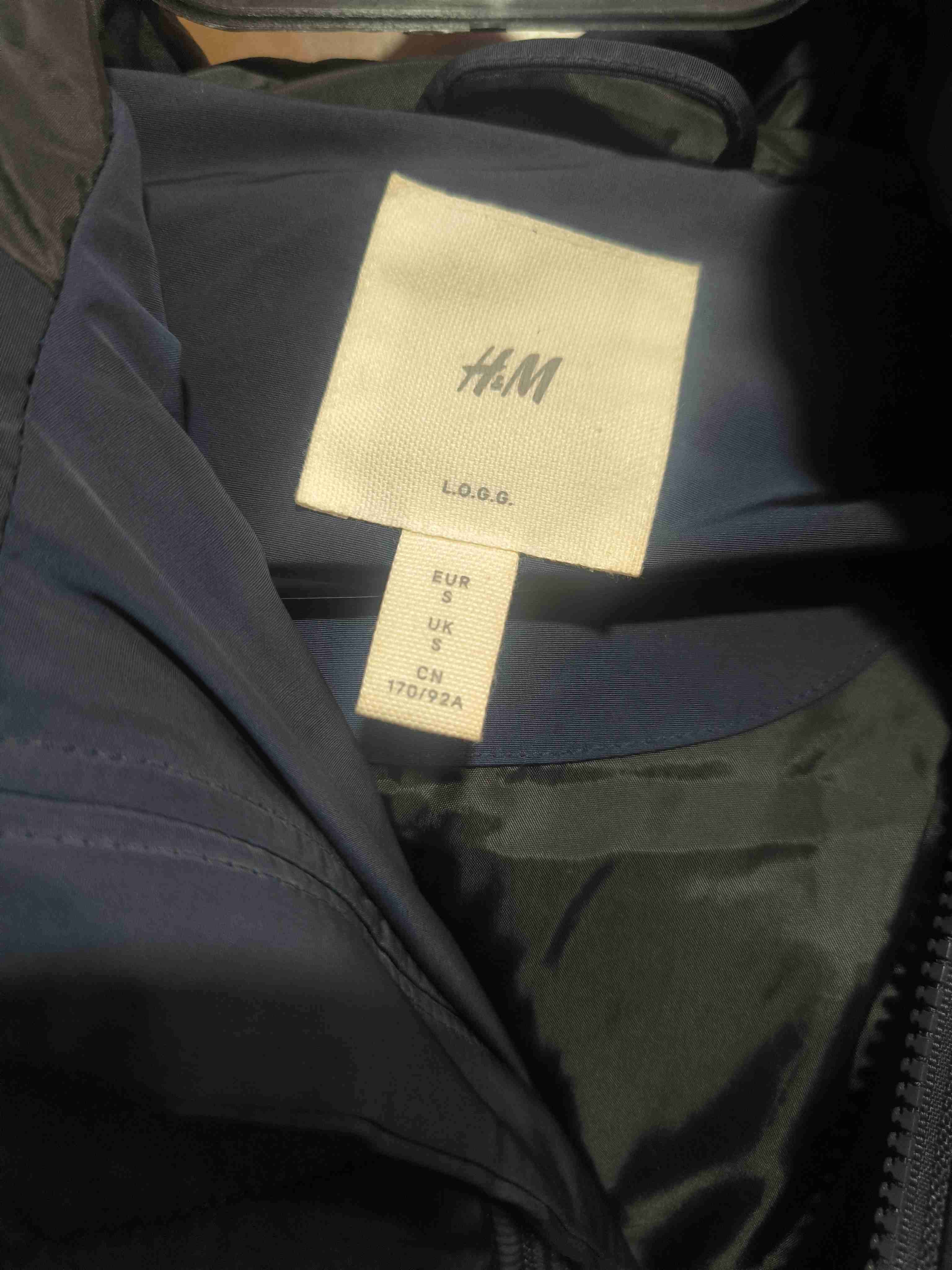 Chaqueta acolchada azul con capucha - 2