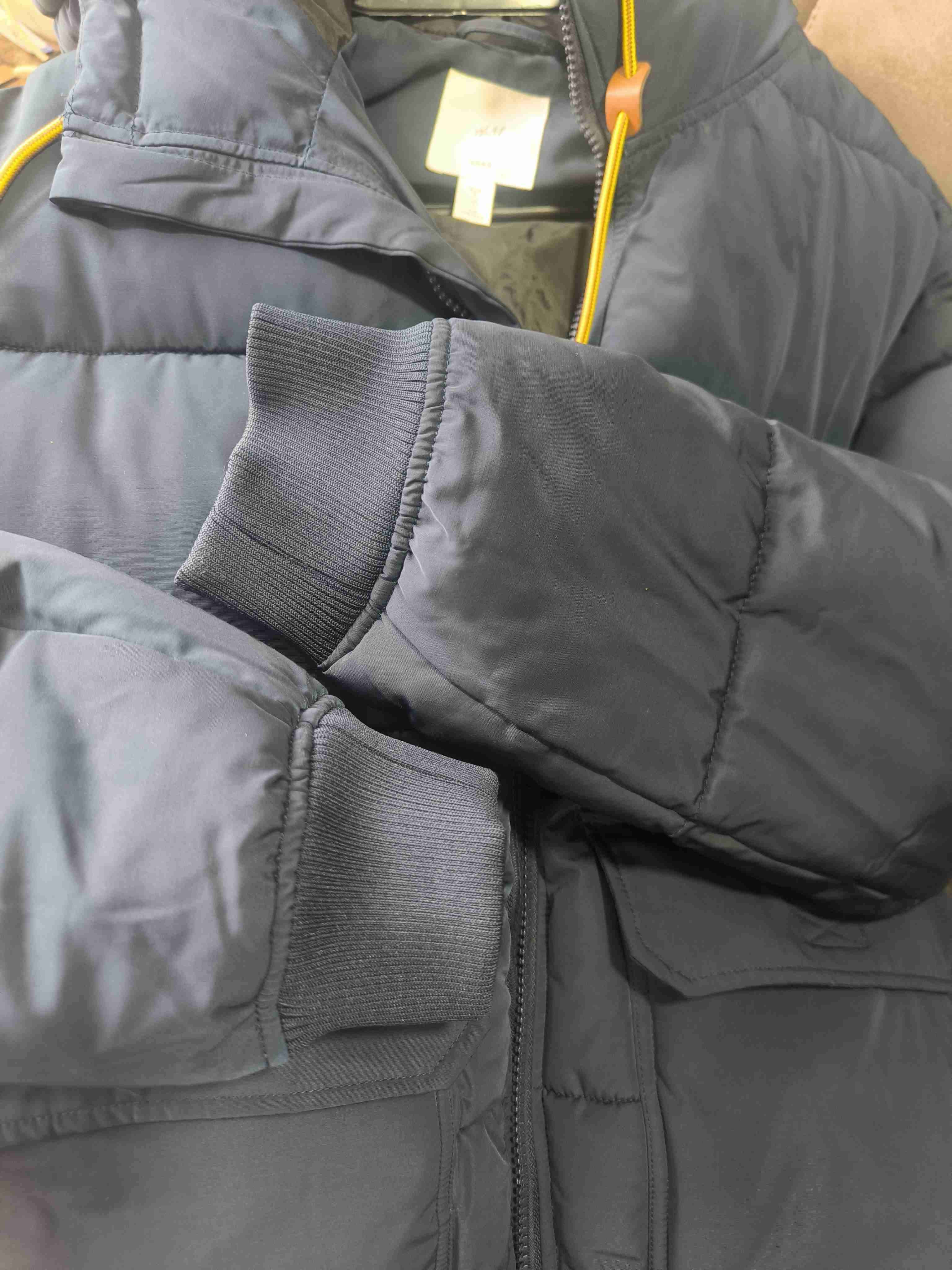 Chaqueta acolchada azul con capucha - 3