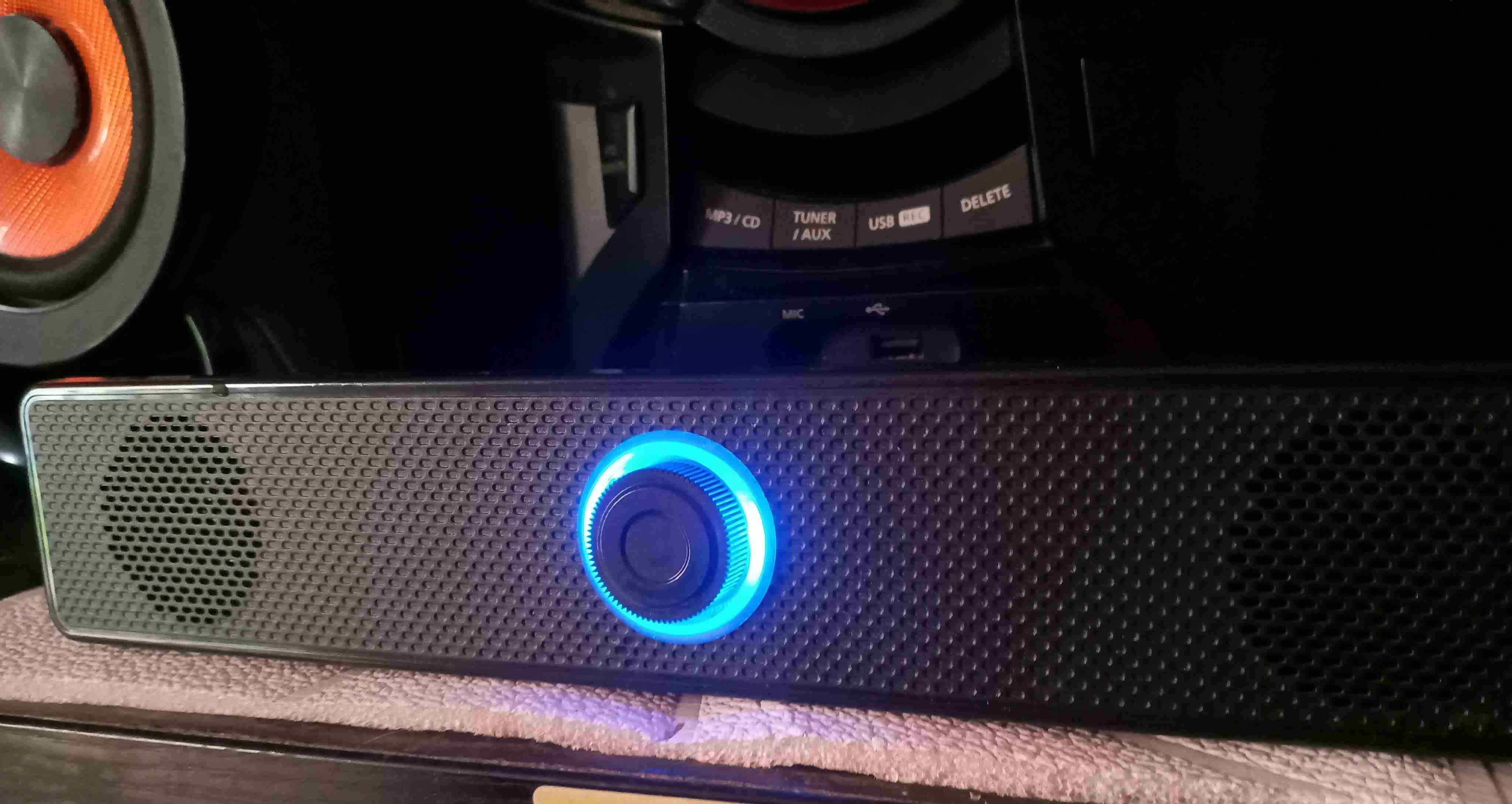 Barra de sonido con LED azul