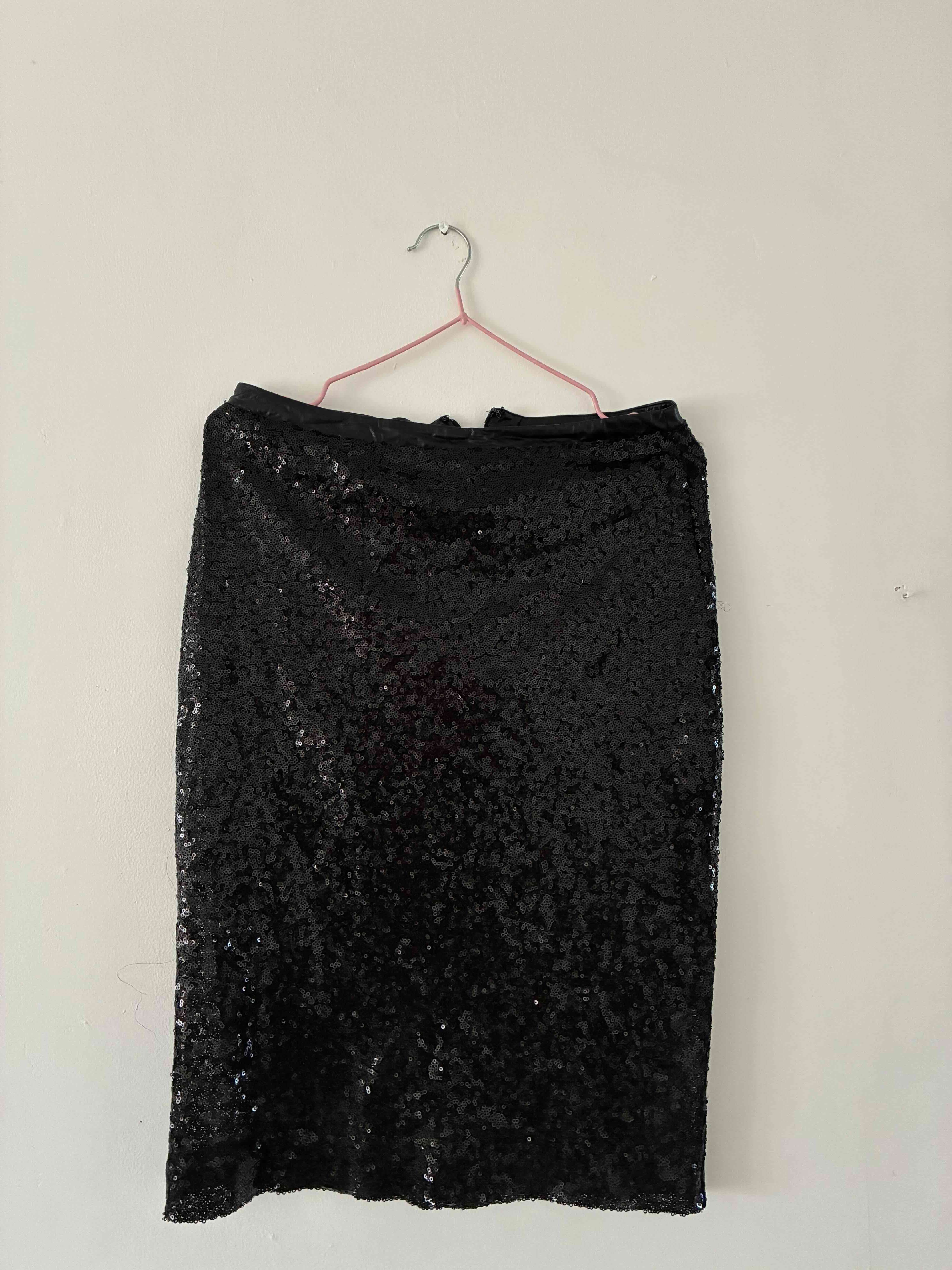 Falda negra con lentejuelas - 1