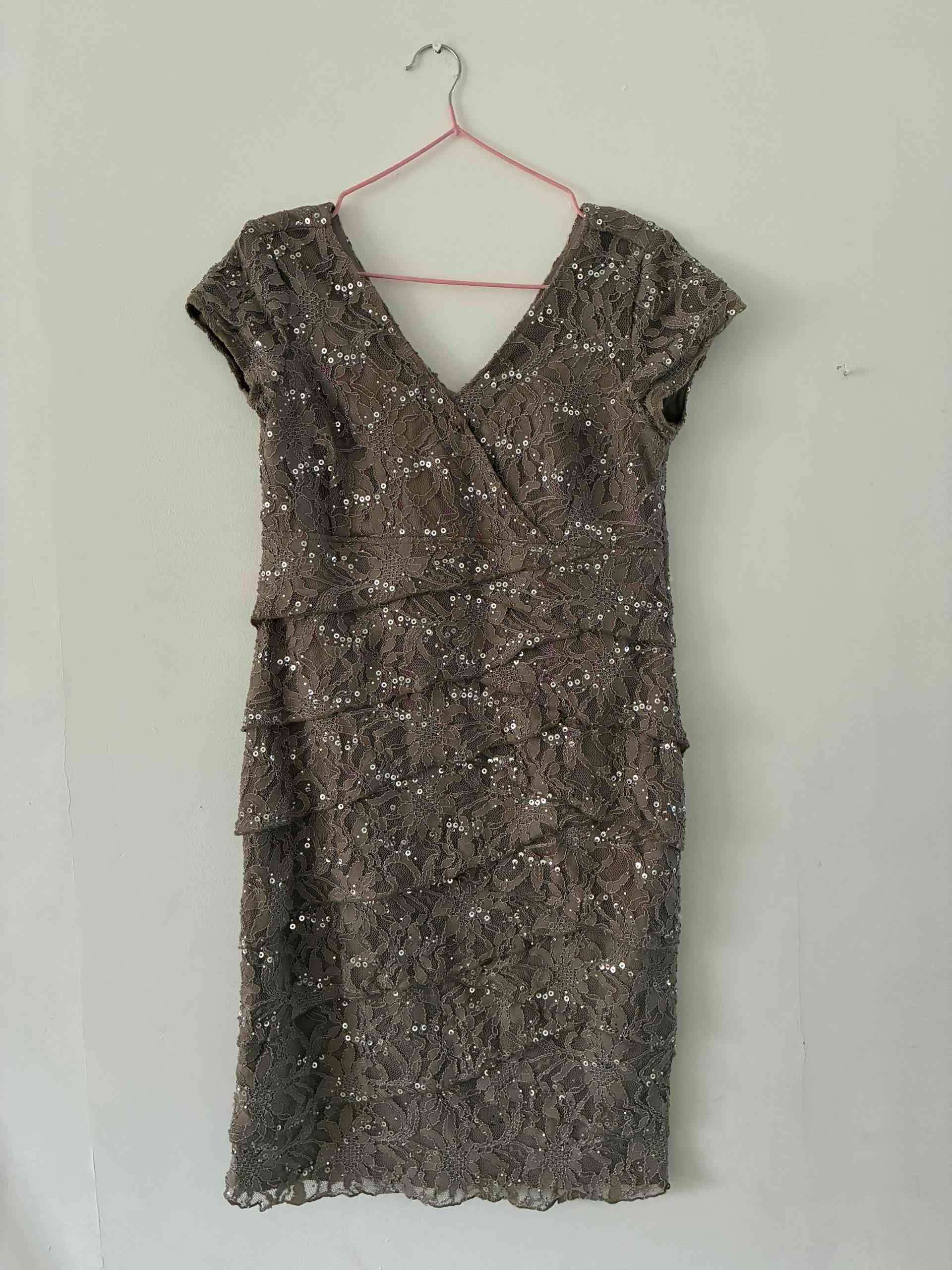 Vestido de encaje marrón - 1