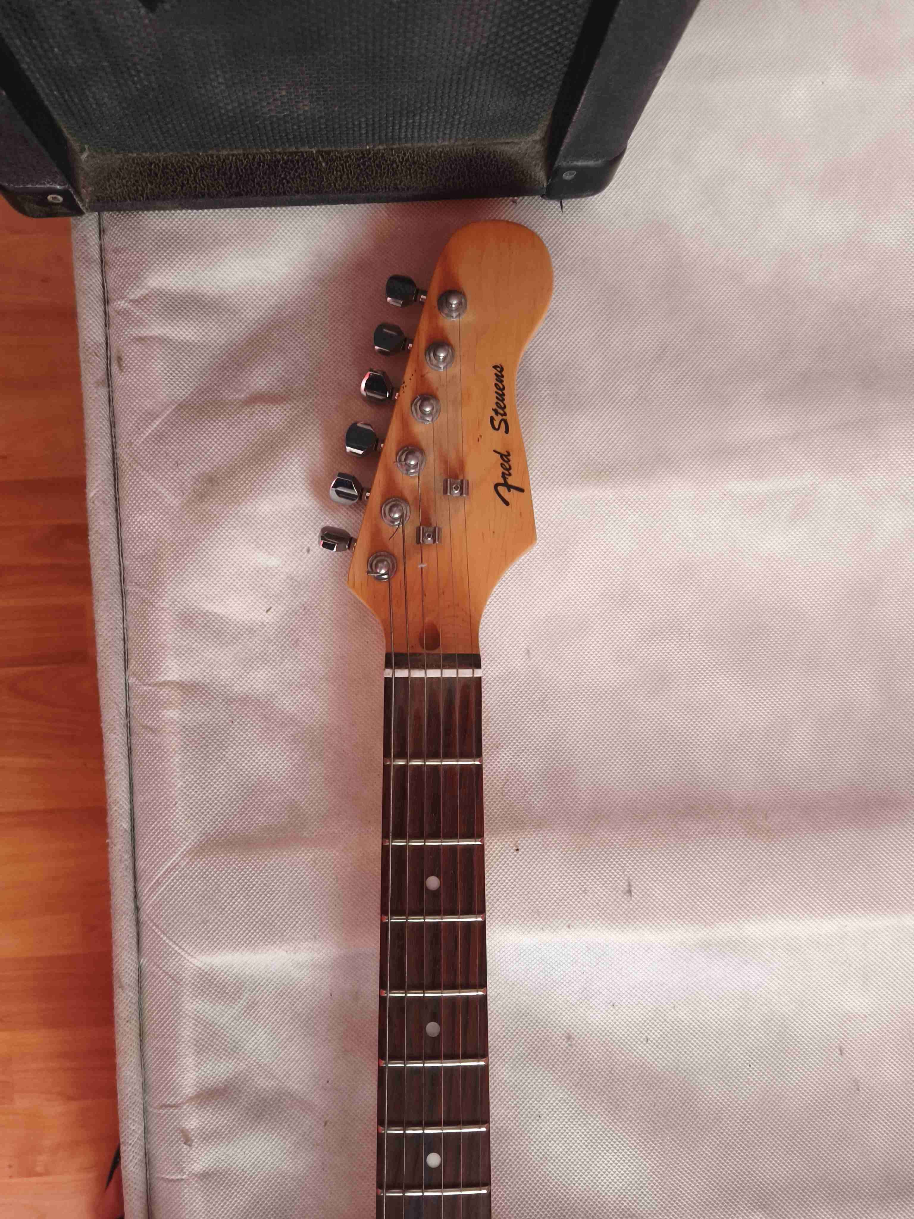 Guitarra Electrica - miniatura 3