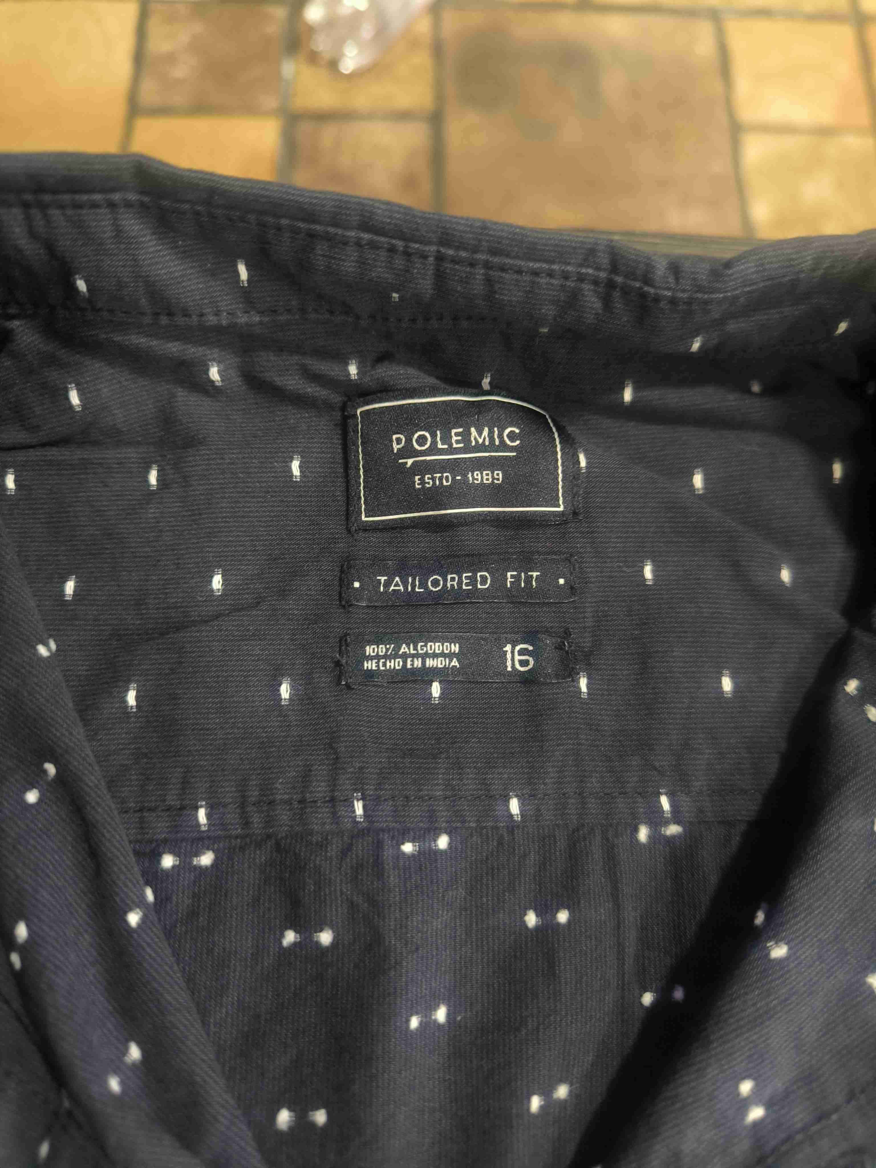 Camisa negra de algodón con patrón - miniatura 2