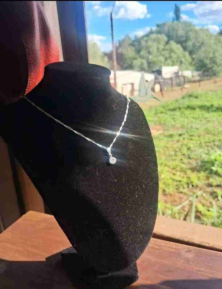 Collar de plata y punto de luz - miniatura 2