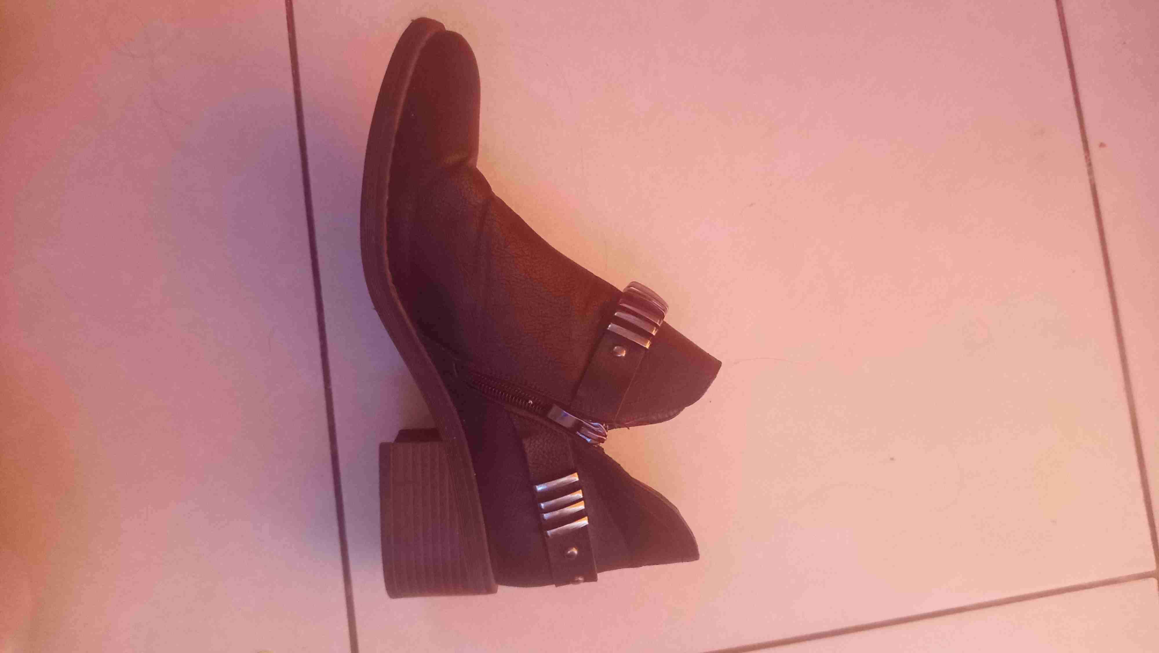 Botín negro con hebillas - miniatura 3