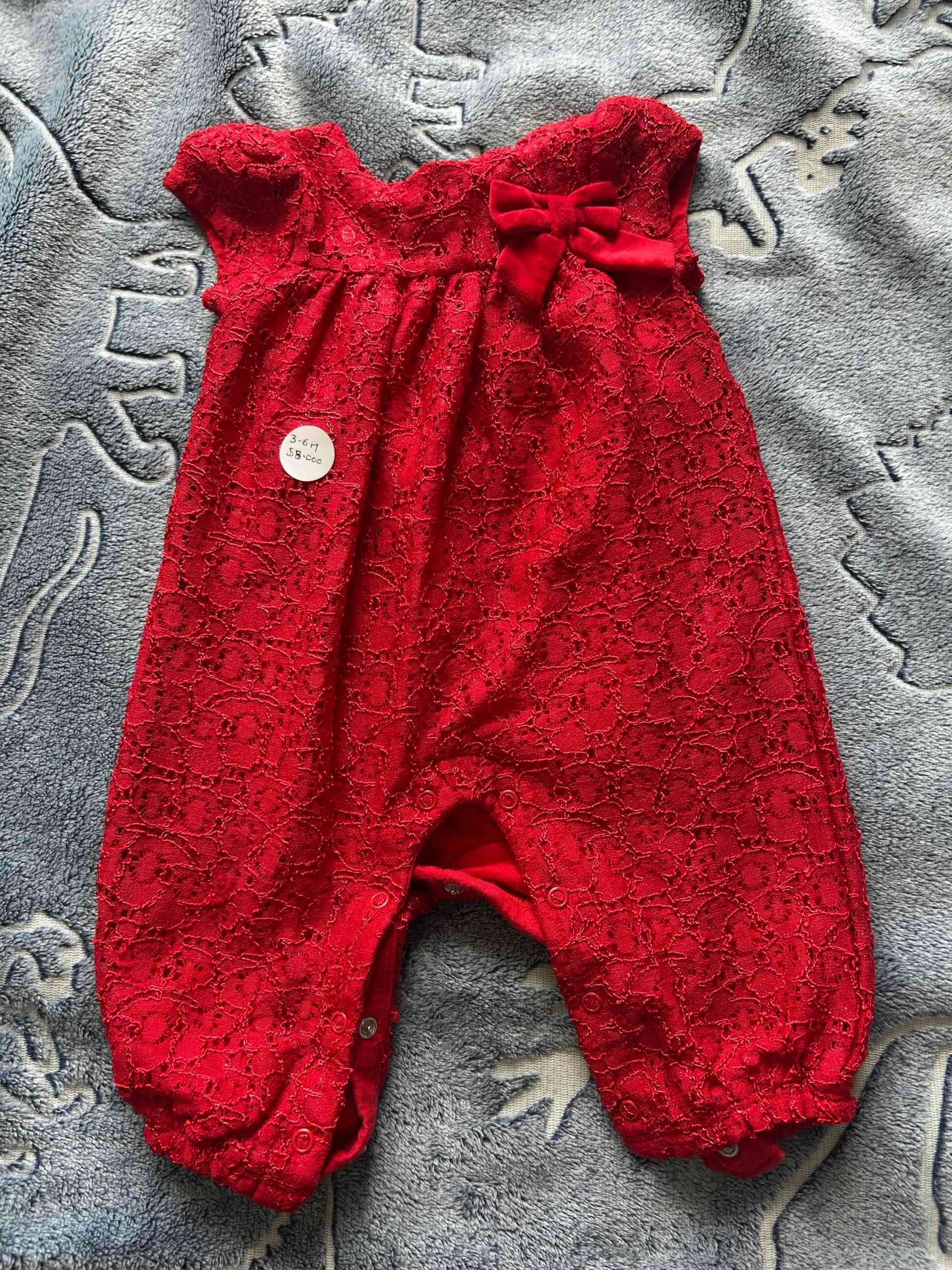 Enterito de bebé rojo encaje