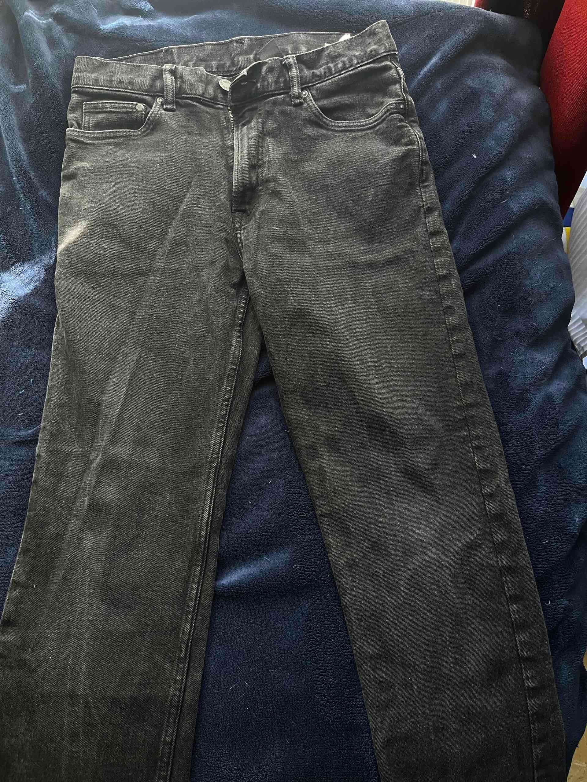 Jeans negros tipo cargo - miniatura 4