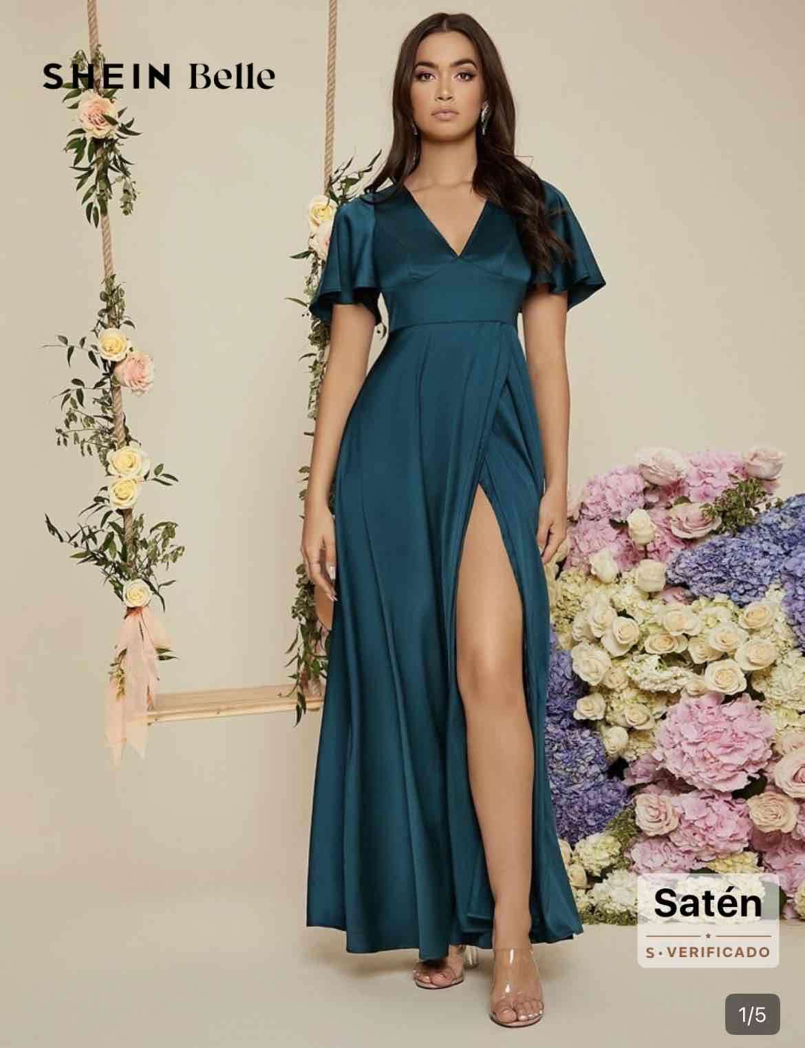 Vestido satén verde con abertura