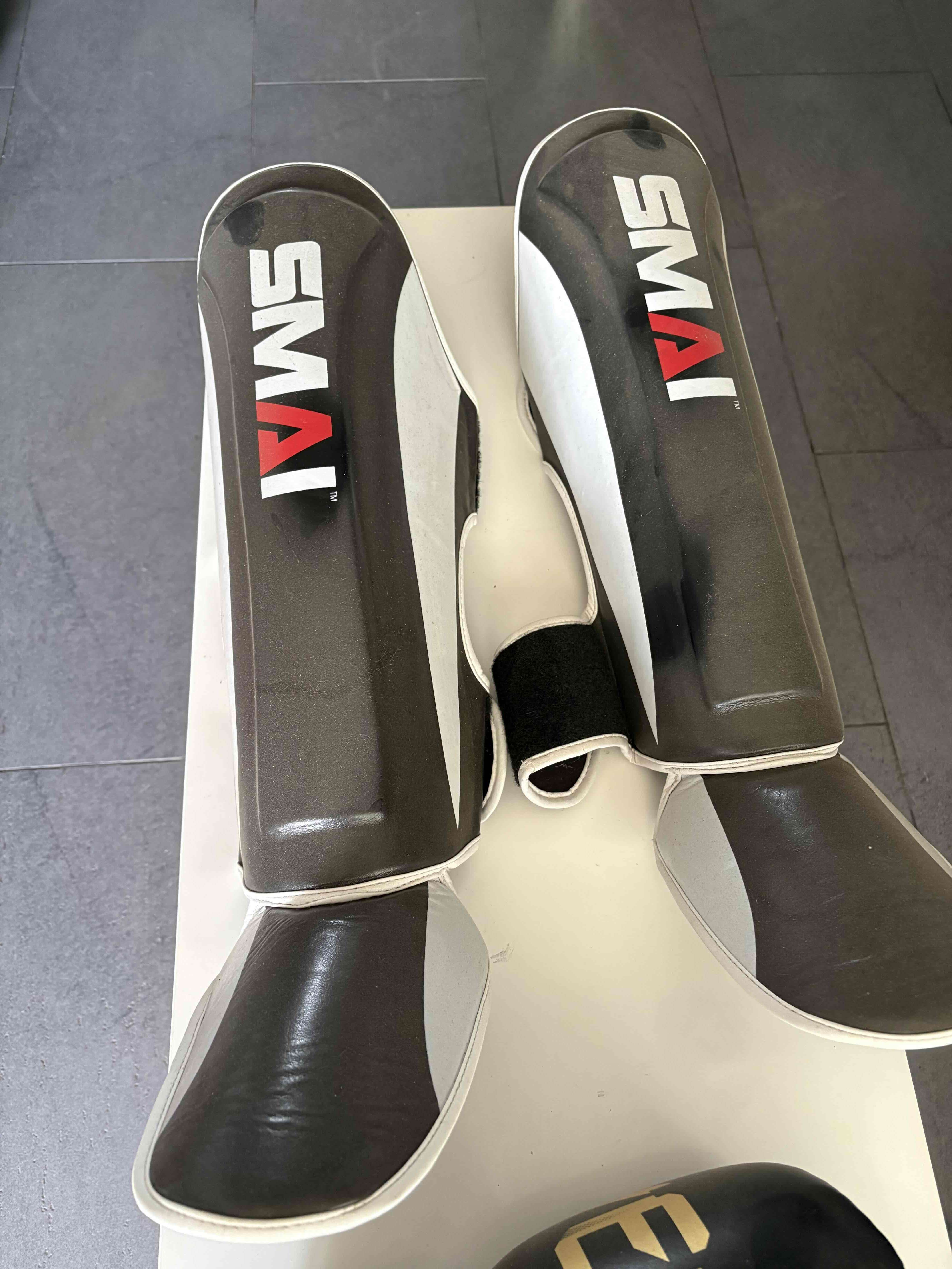 Set guantes y espinilleras Venum - 2