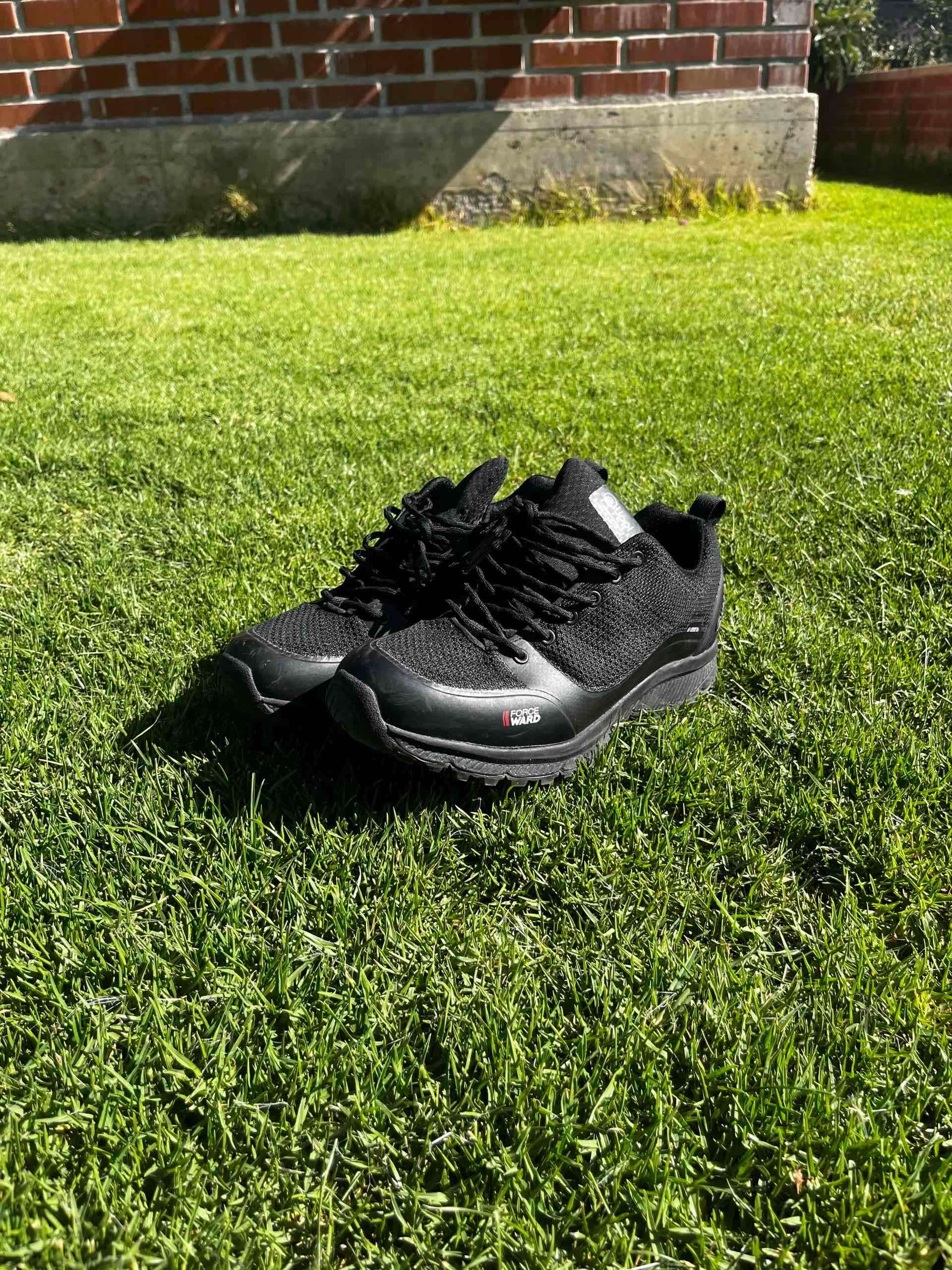 Zapatillas outdoor negras VUPPI - 3