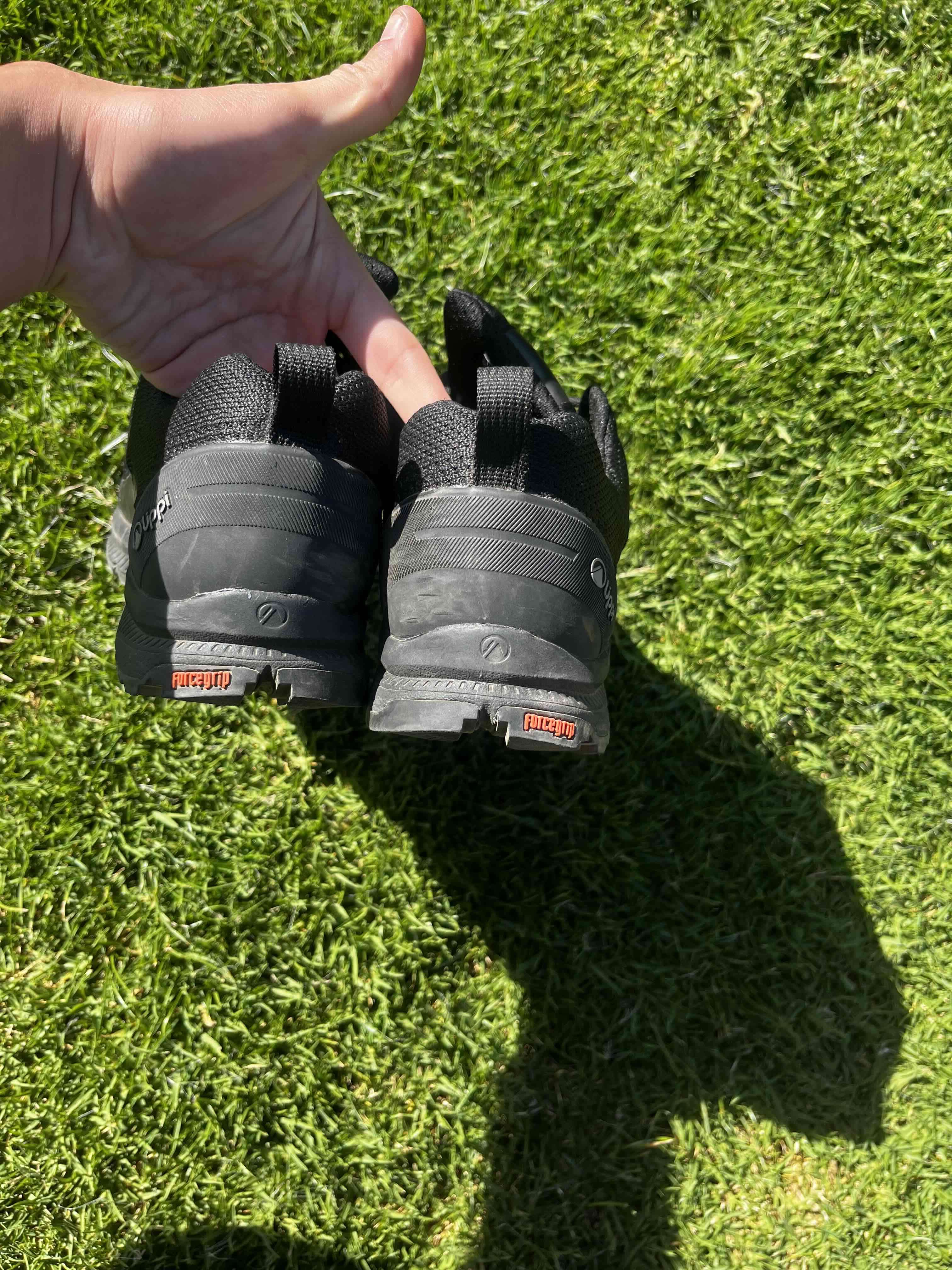 Zapatillas outdoor negras VUPPI - 4