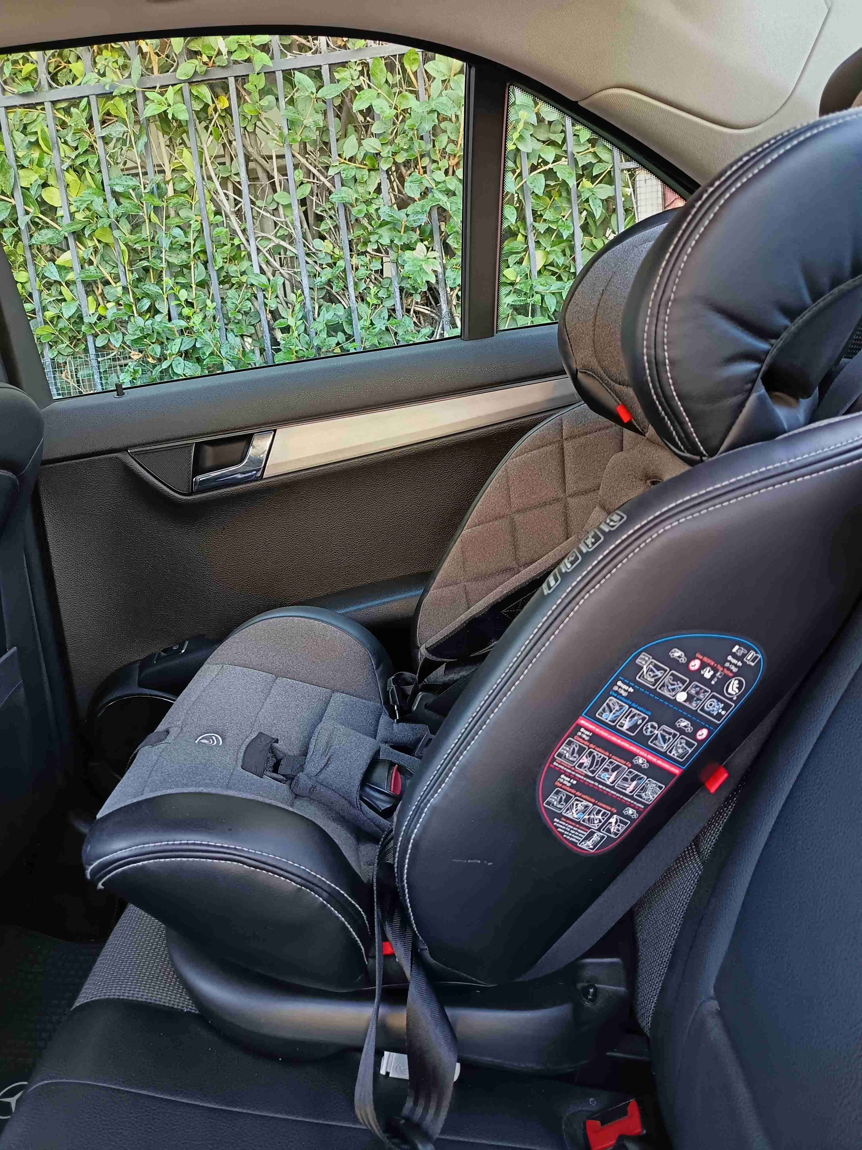 Silla de auto para bebé gris - 4