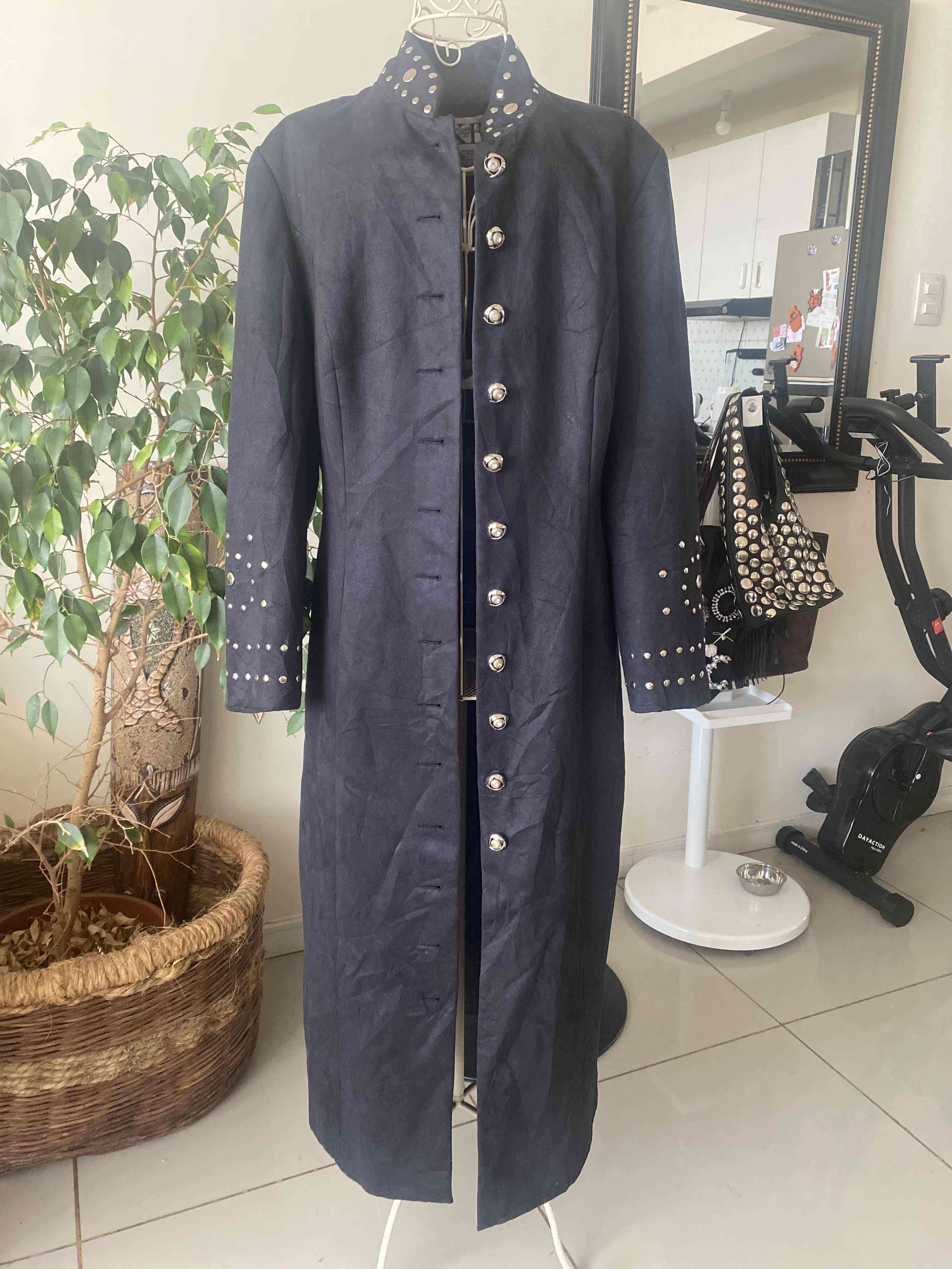 Abrigo largo con tachuelas metalizadas - miniatura 1