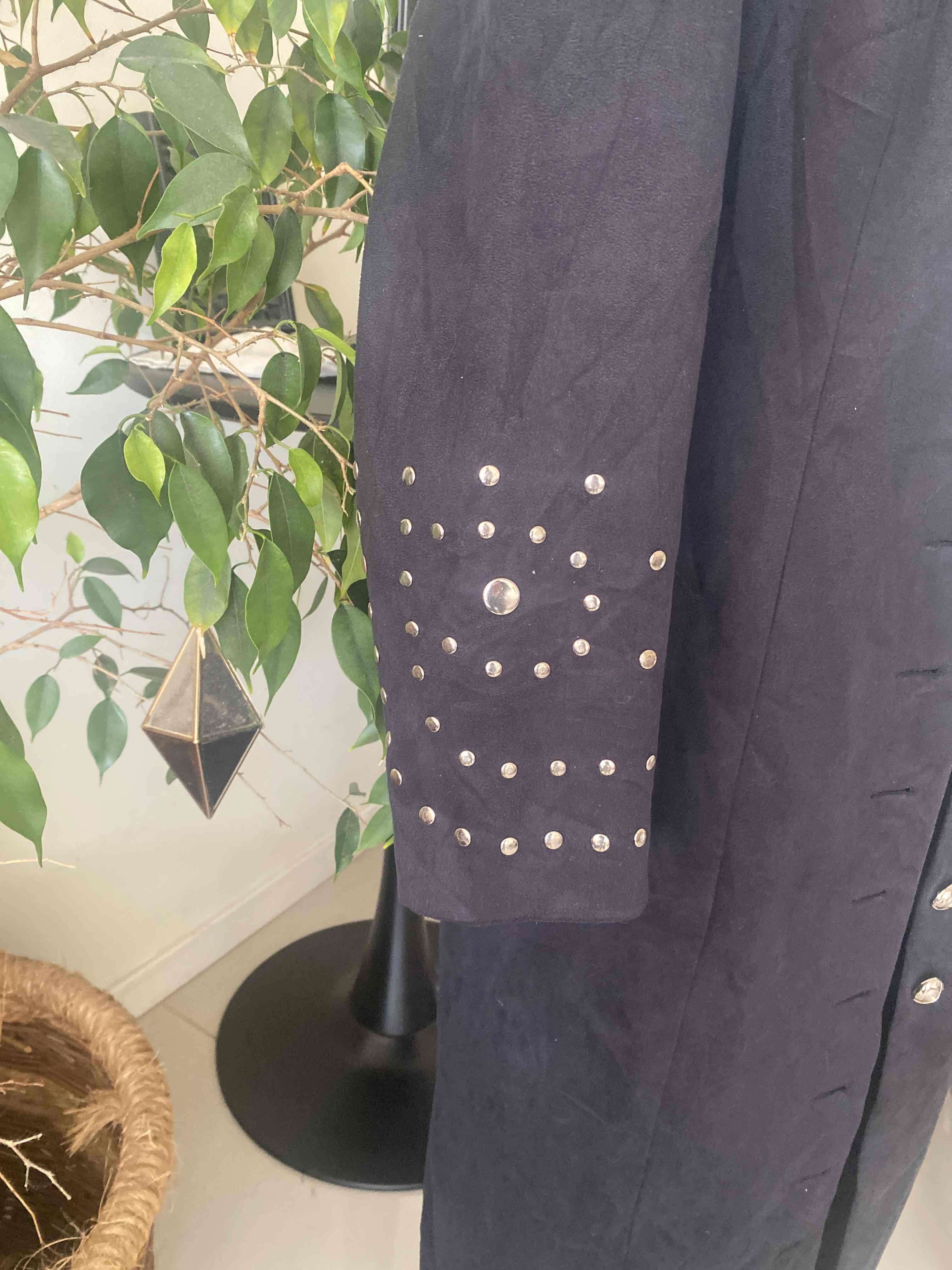 Abrigo largo con tachuelas metalizadas - miniatura 3