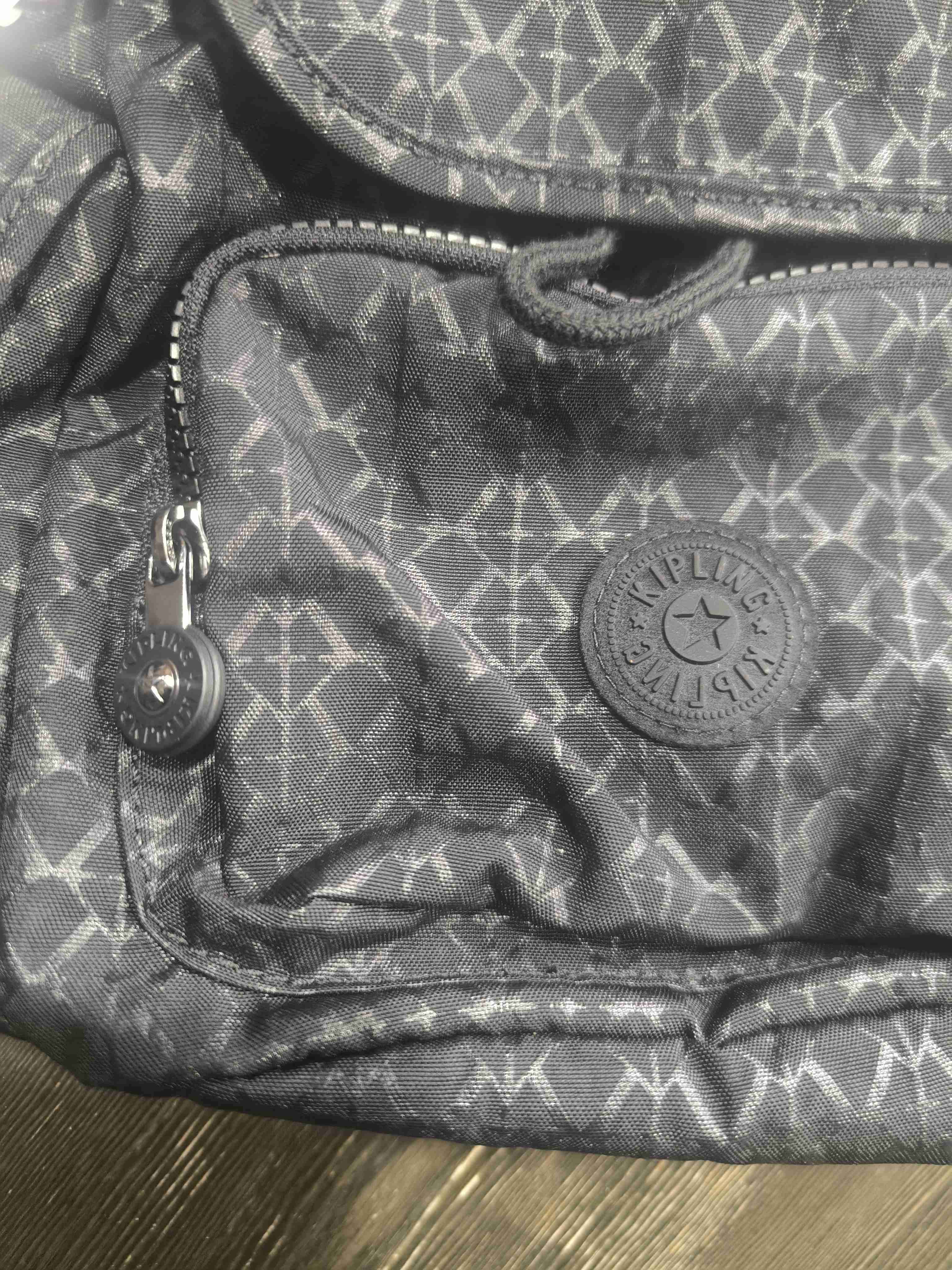 Mochila Kipling negra con estampado geométrico - miniatura 4