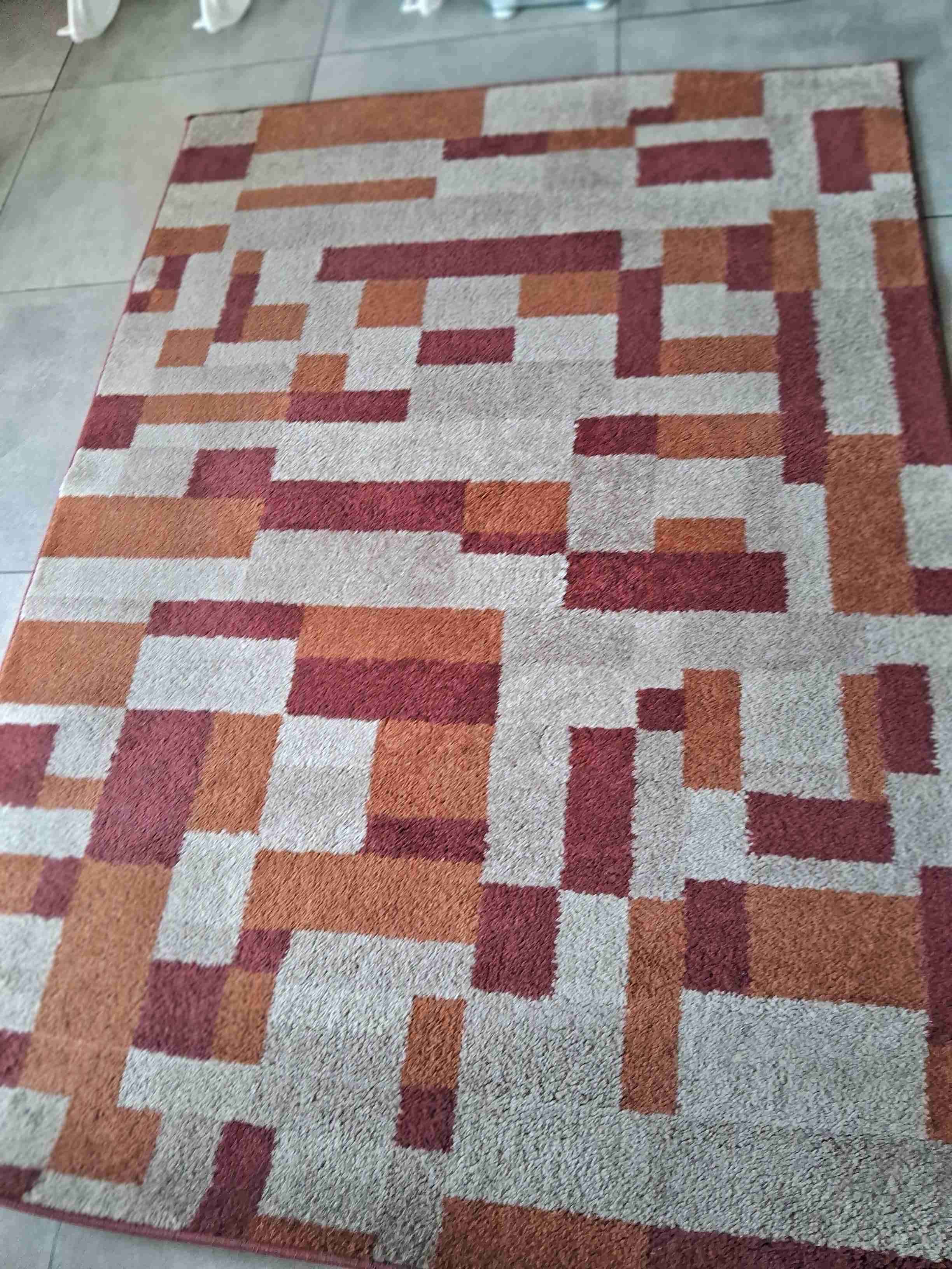 Alfombra geométrica colorida