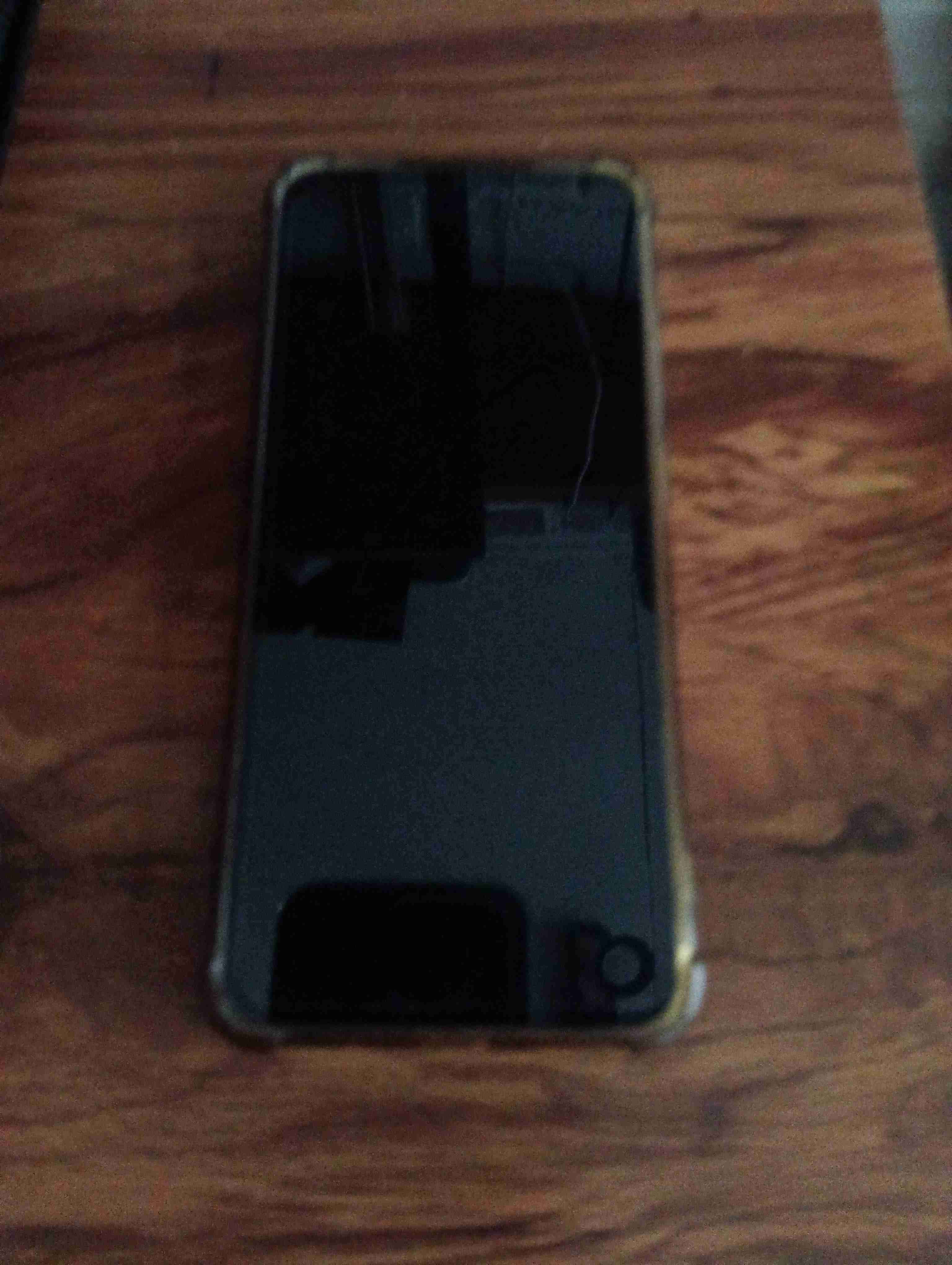 Teléfono inteligente en buen estado - miniatura 1