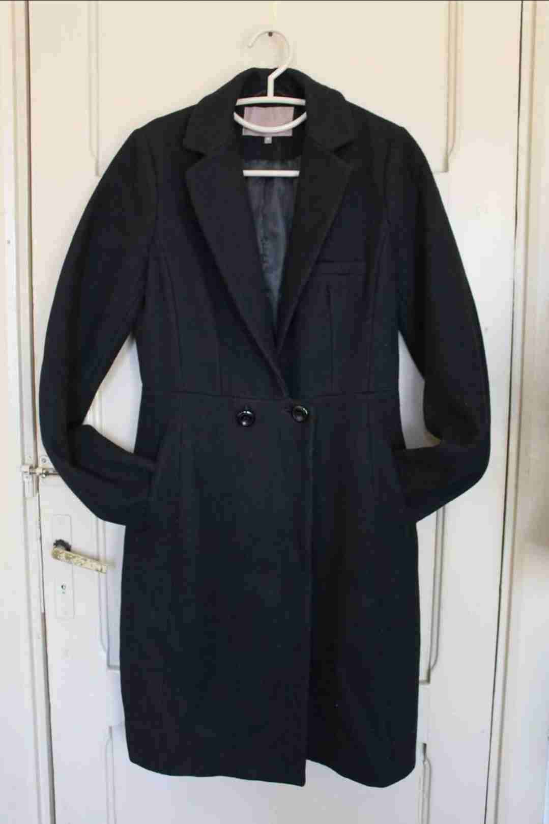 Abrigo negro clásico - miniatura 1