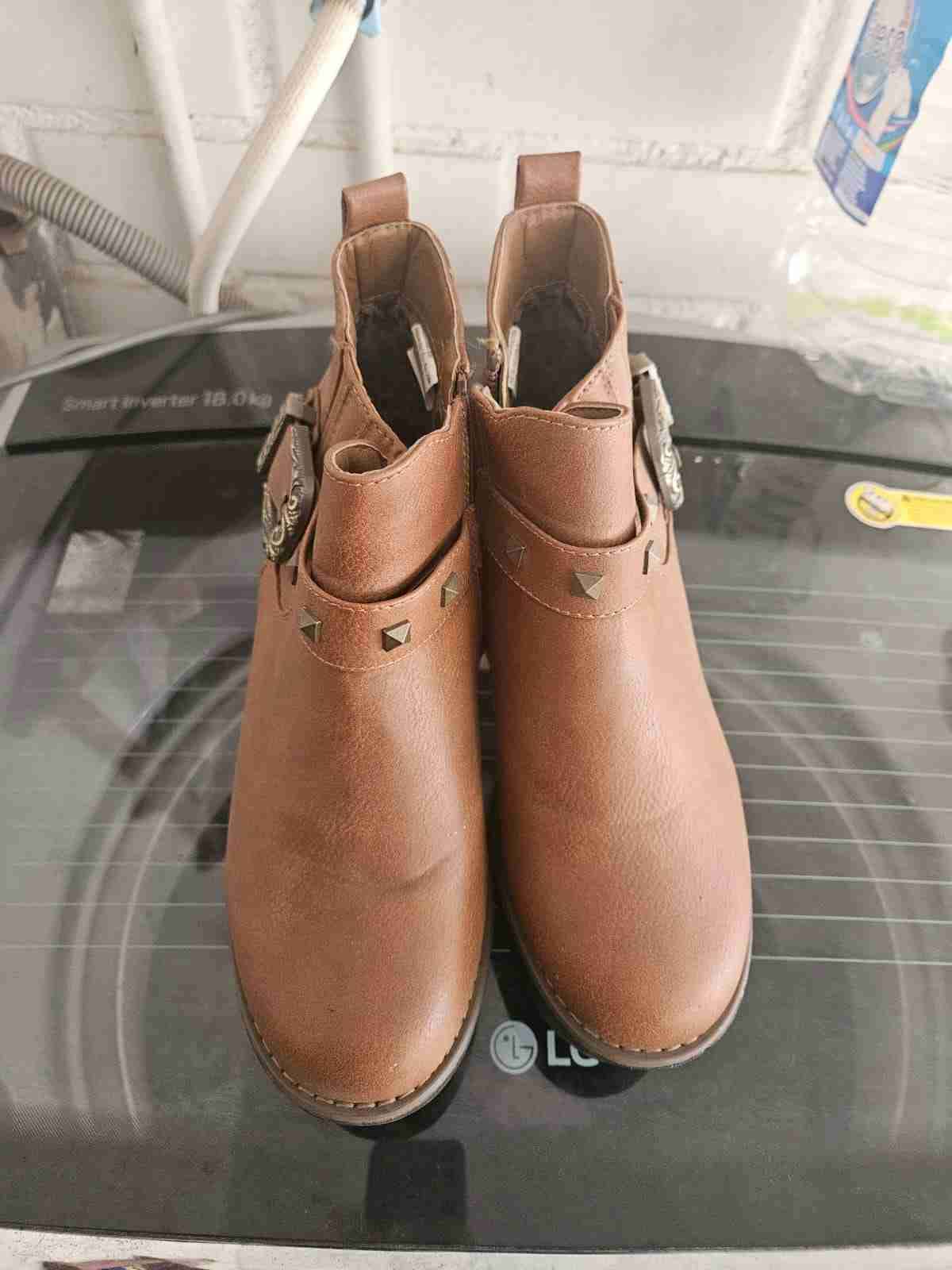 Botines marrones con tachas - miniatura 1