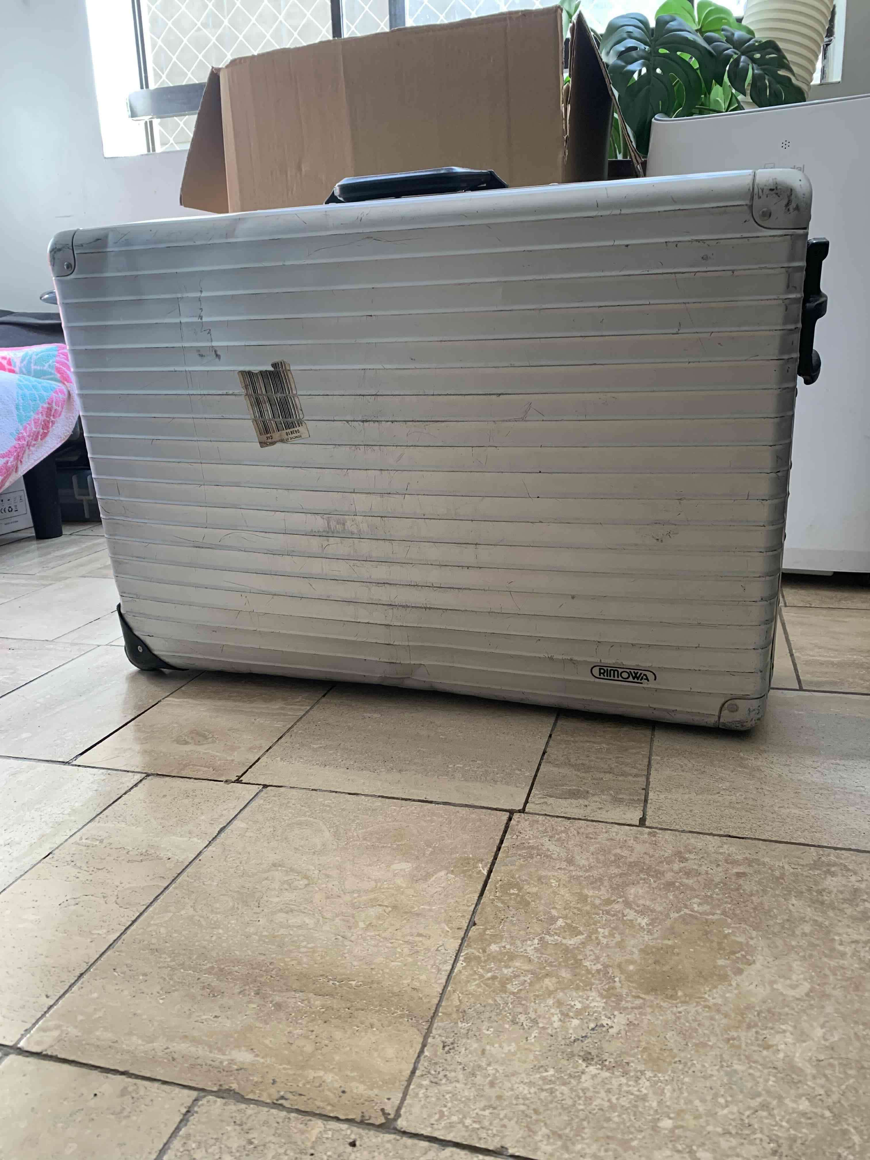 Maleta de aluminio rimowa - miniatura 1