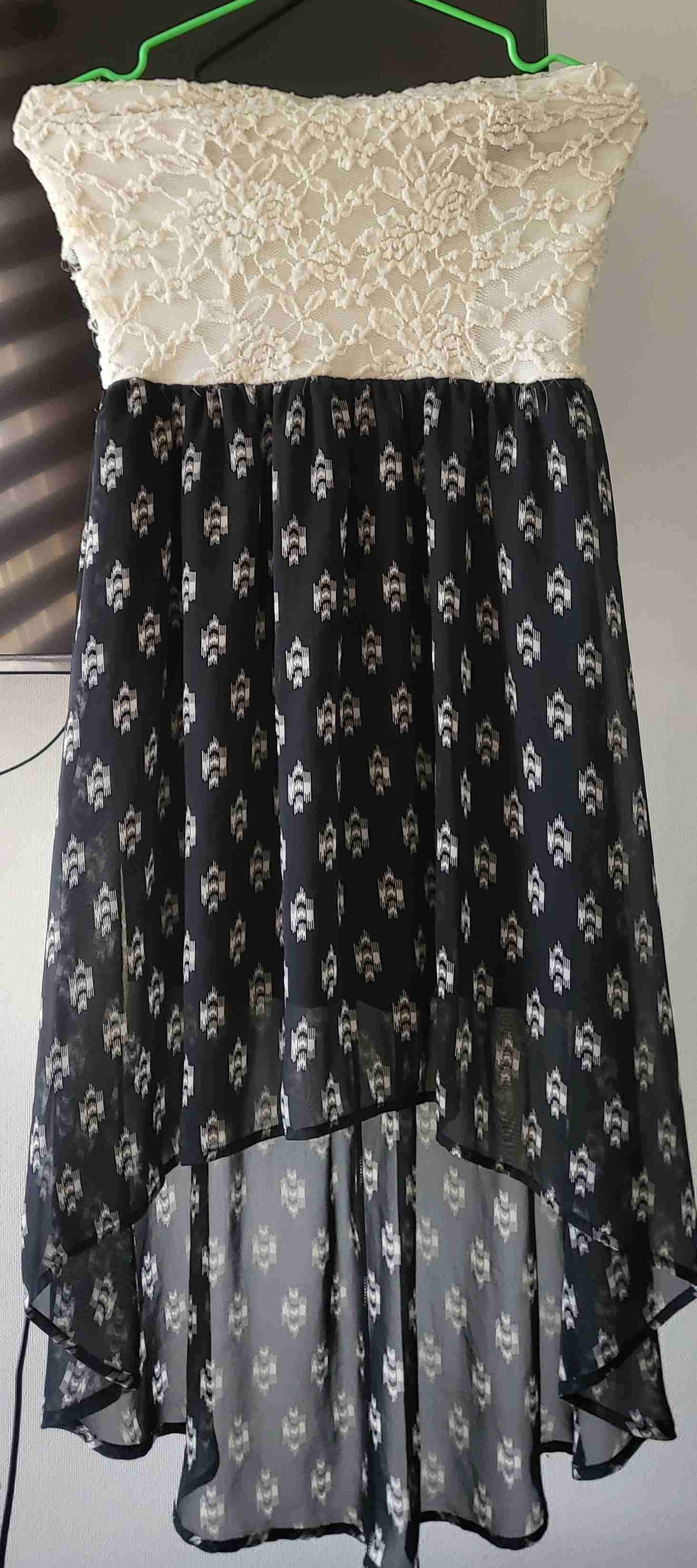 Vestido blanco y negro, rojo - miniatura 2