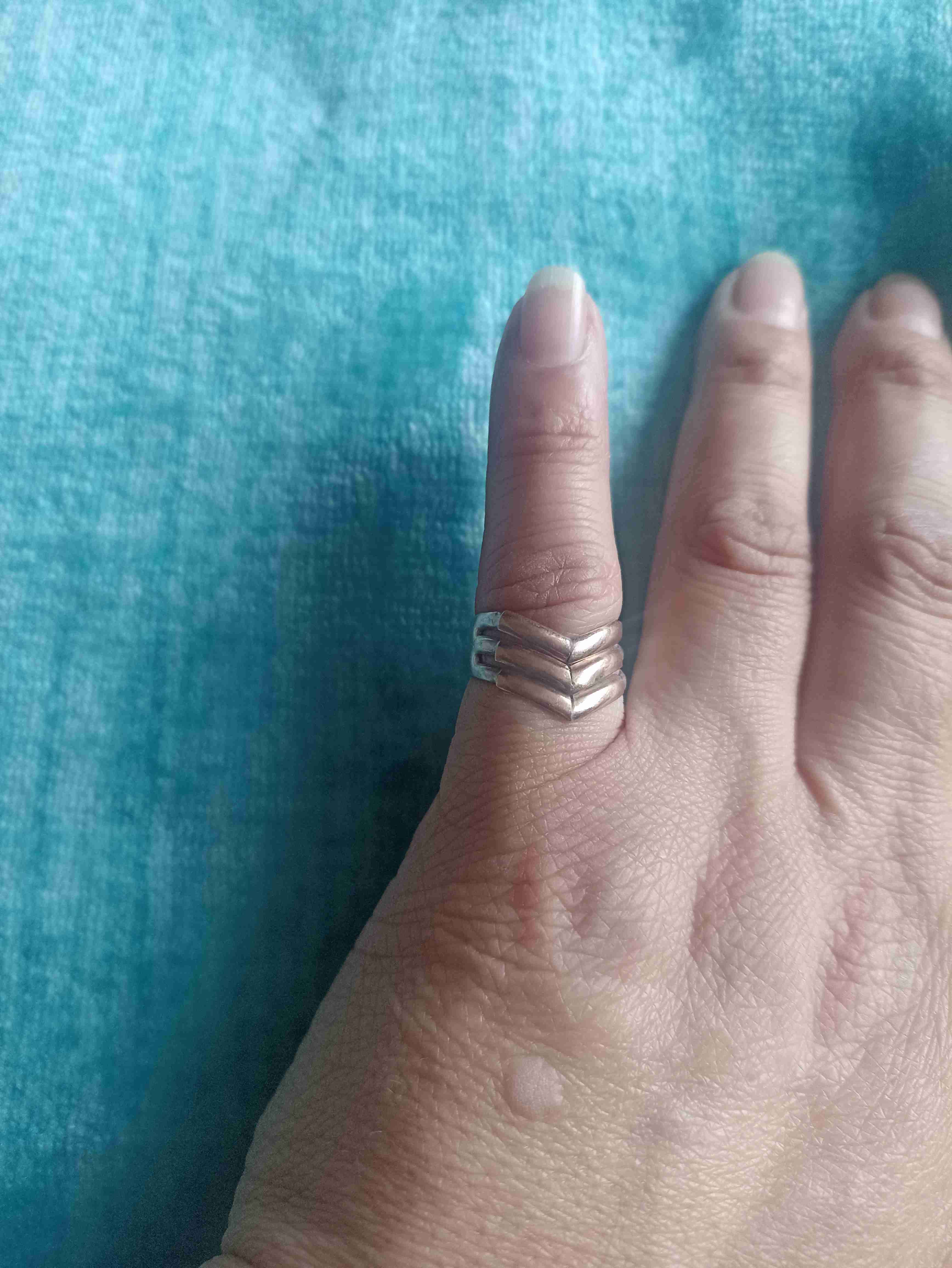Anillo de plata estilo Chevron - miniatura 1
