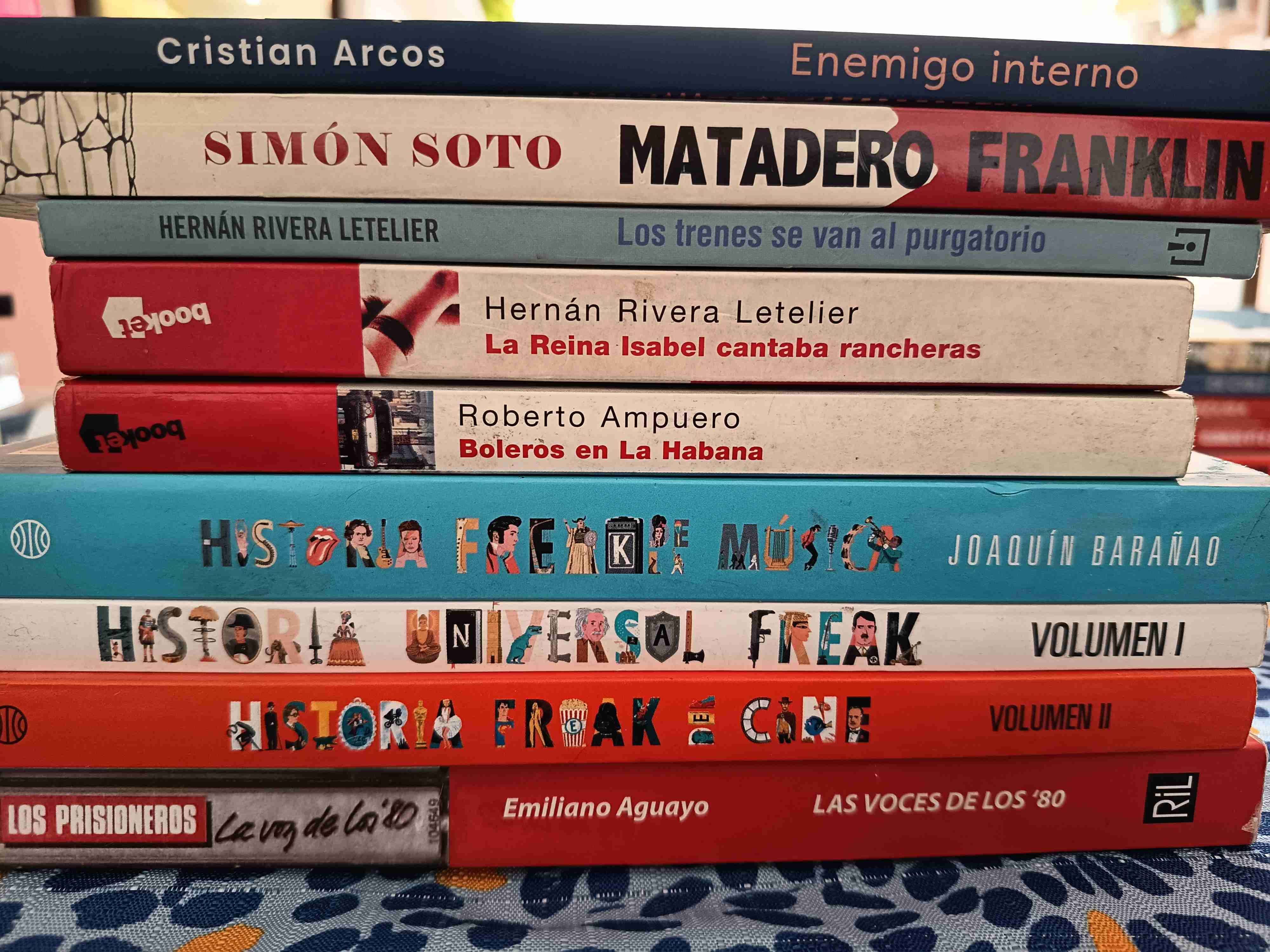 Colección de libros variados - miniatura 1