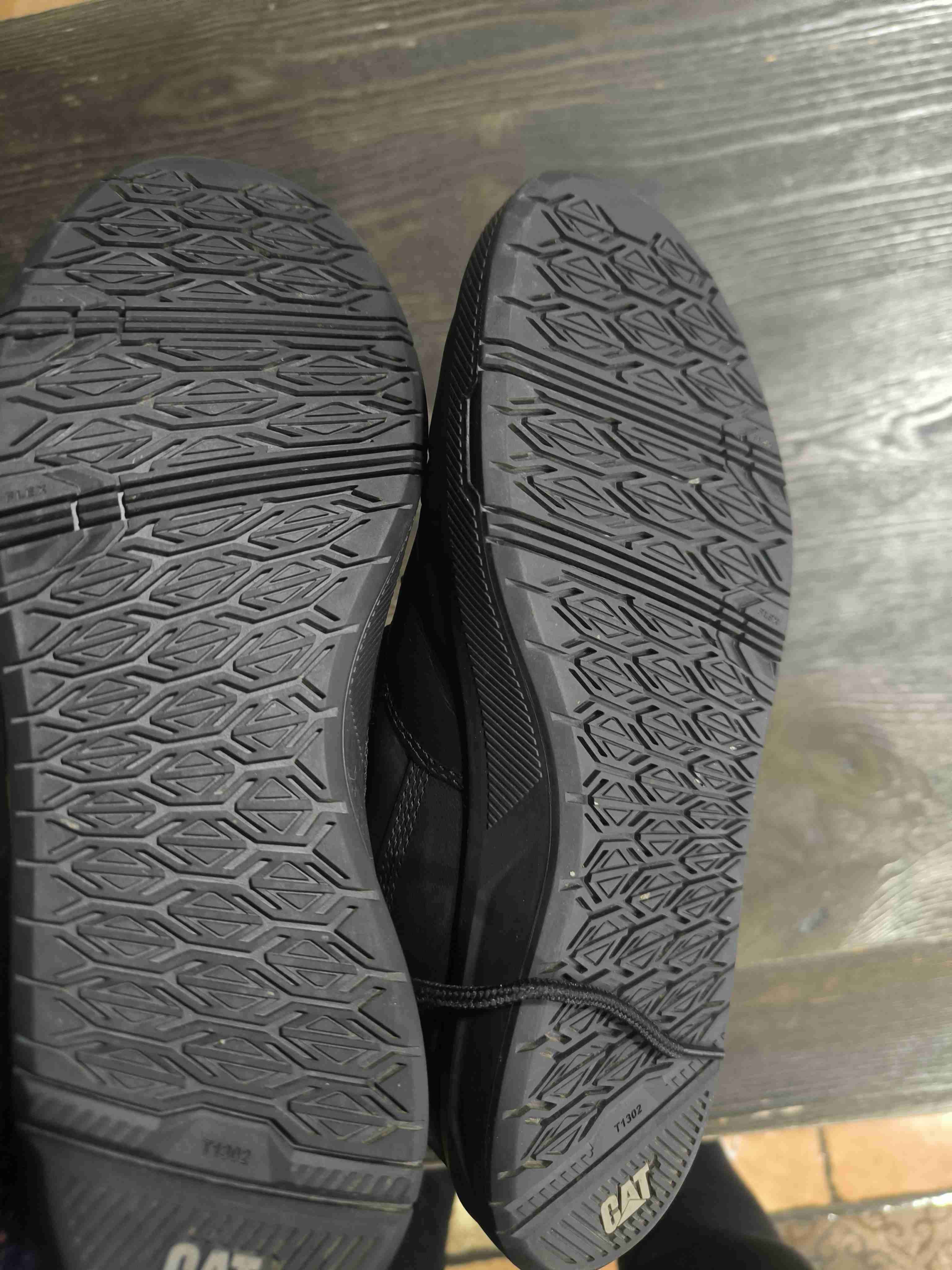 Zapatos CAT negros en cuero - miniatura 3