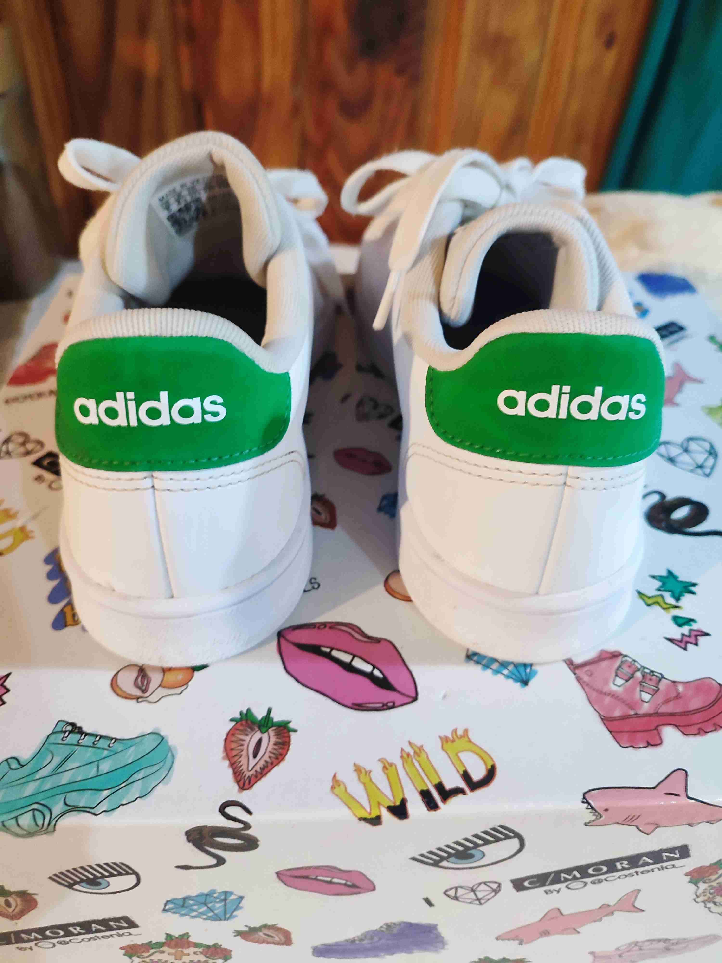 Zapatillas blancas Adidas estilo clásico - miniatura 3