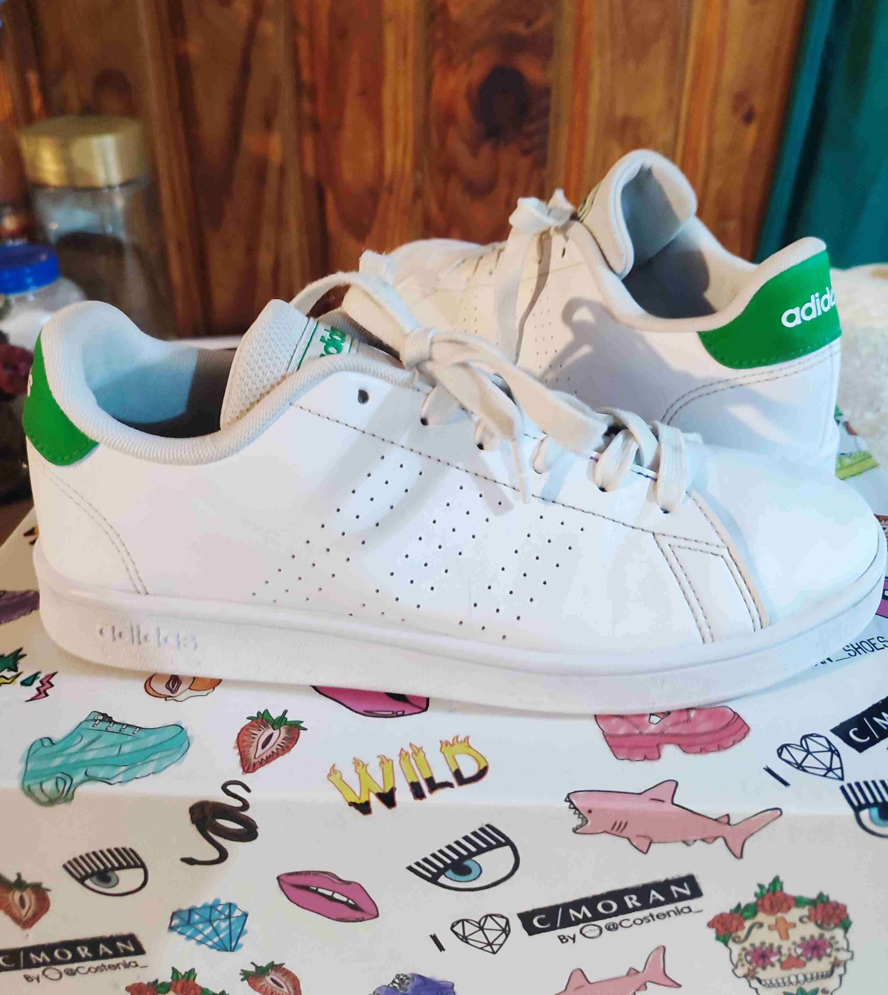 Zapatillas blancas Adidas estilo clásico - miniatura 4