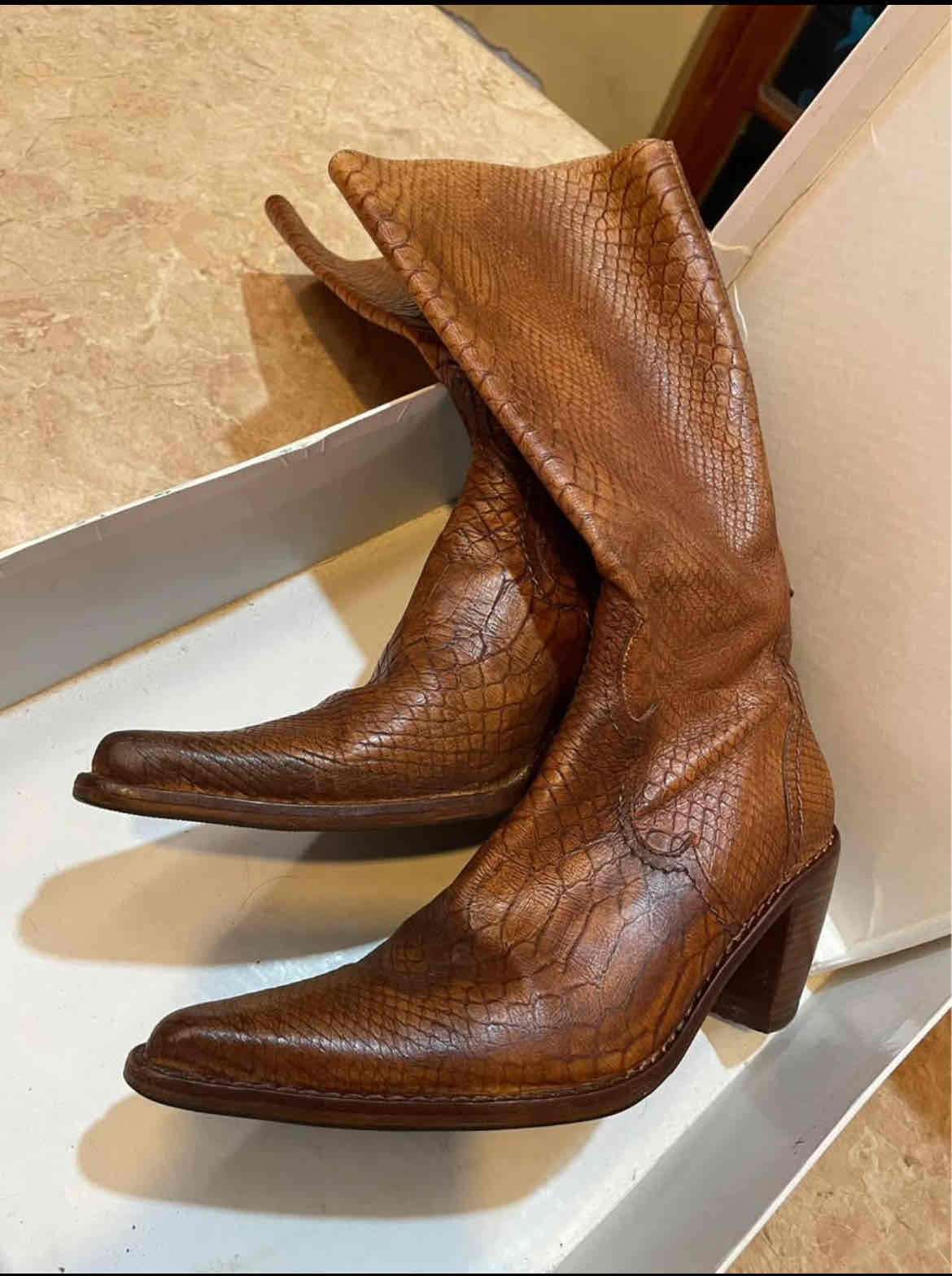 Botas vaqueras cuero color caramelo - miniatura 1