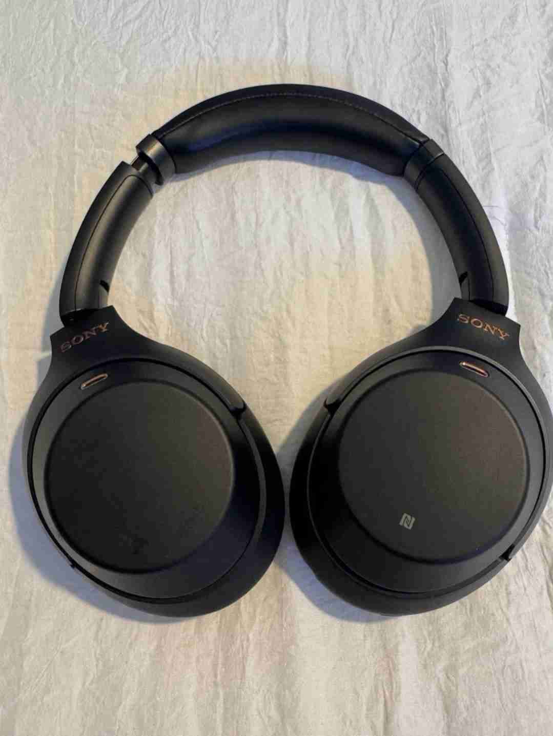Audífonos  SONY WH-1000XM3 negros inalámb - miniatura 1