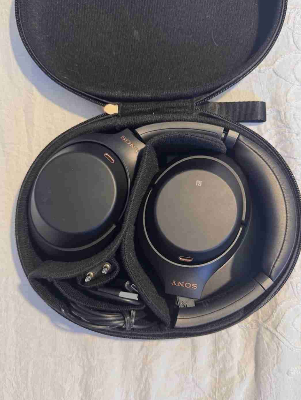 Audífonos  SONY WH-1000XM3 negros inalámb - miniatura 2