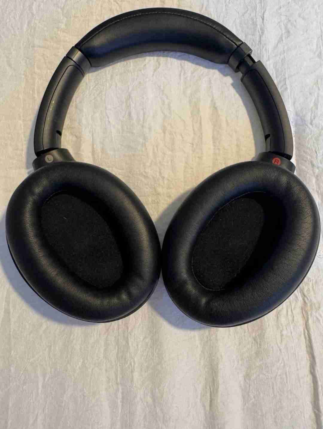 Audífonos  SONY WH-1000XM3 negros inalámb - miniatura 3