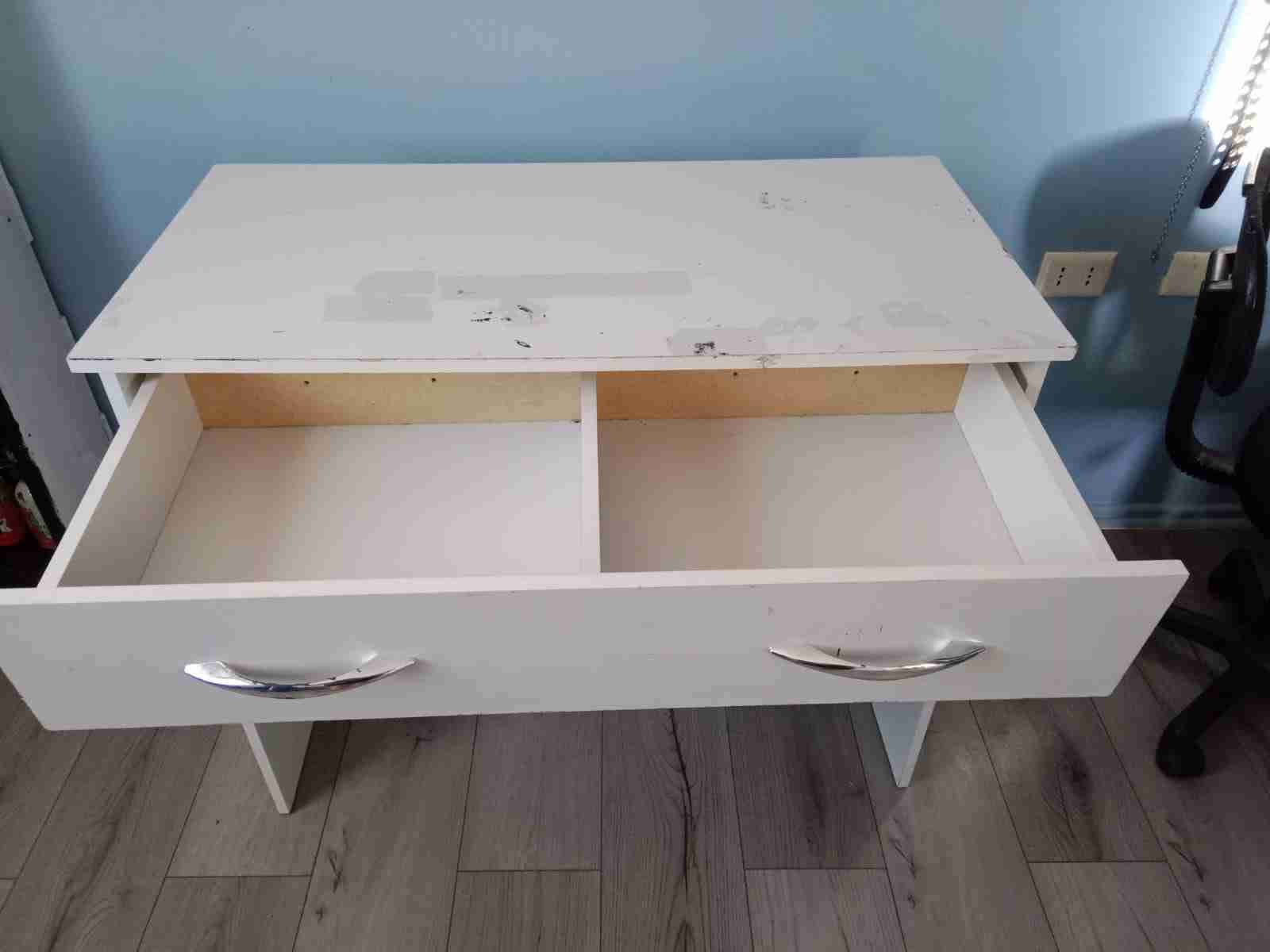 Escritorio blanco con cajón - miniatura 2