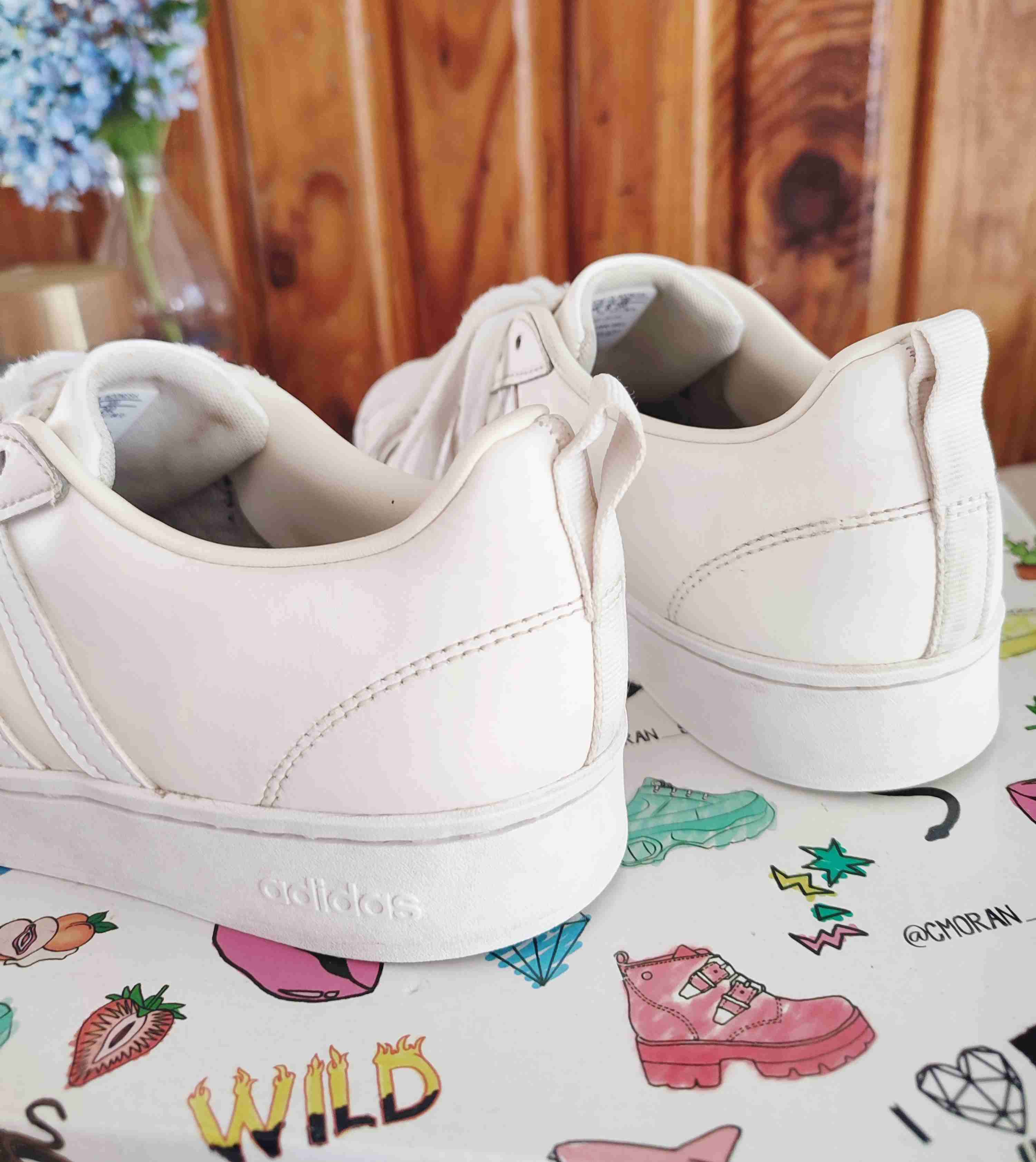 Zapatillas Adidas blancas clásicas - miniatura 3