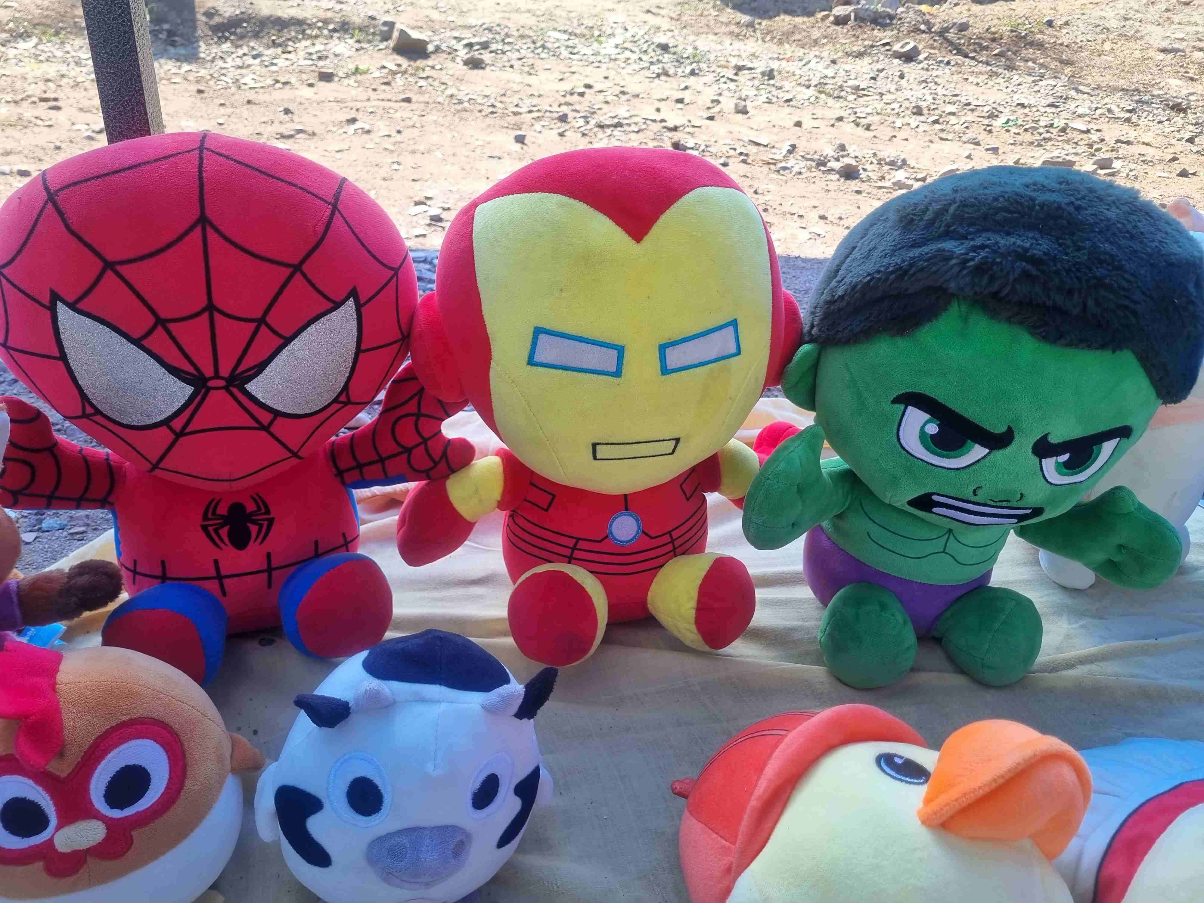 Peluches variados temáticos - 5