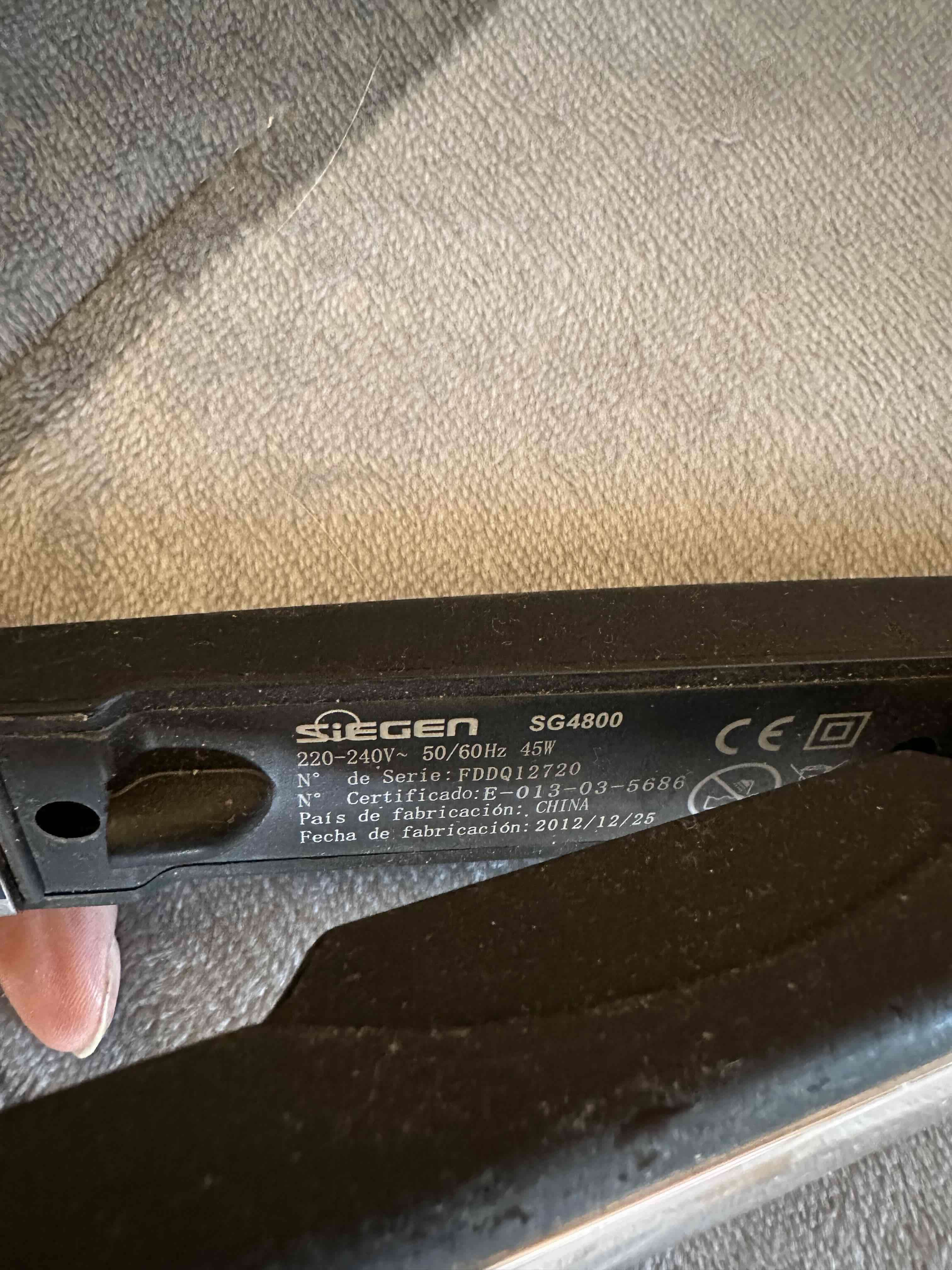 Plancha de pelo Siegen negra - miniatura 3