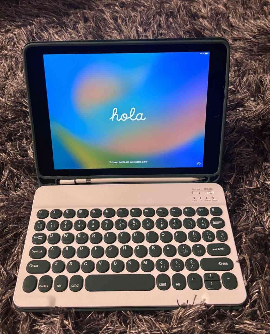 iPad con teclado y lápiz - miniatura 3