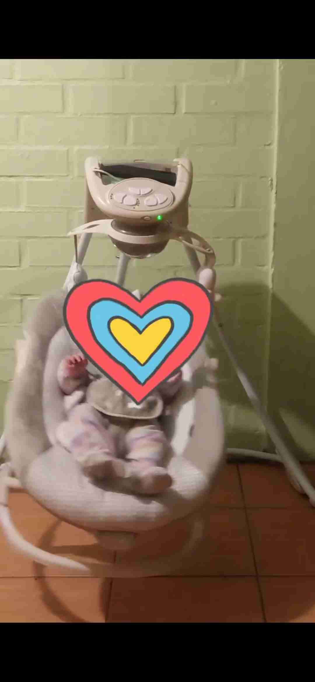 Columpio para bebé con juguetes - miniatura 2