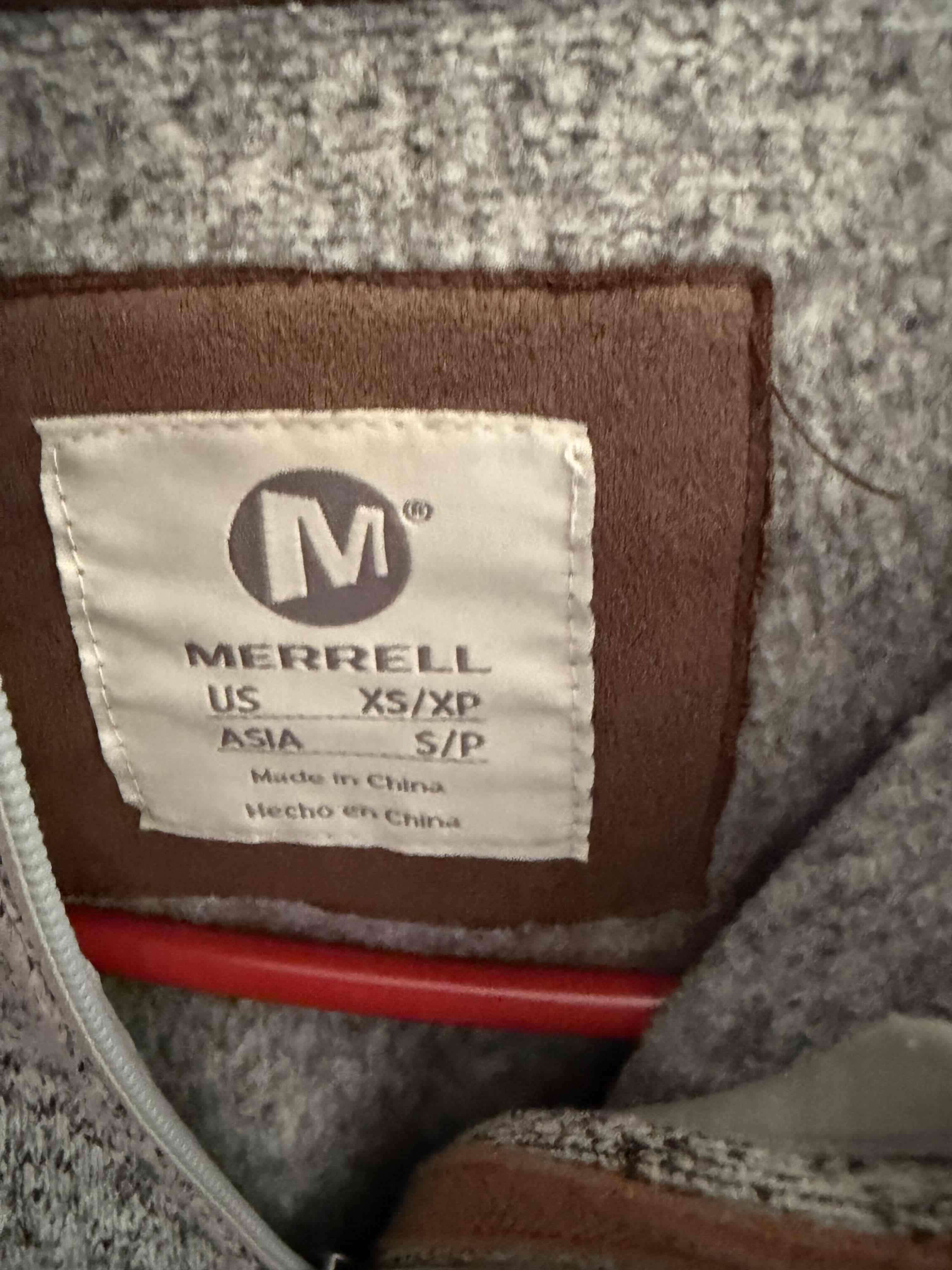 Chaqueta gris Merrel con capucha - miniatura 3