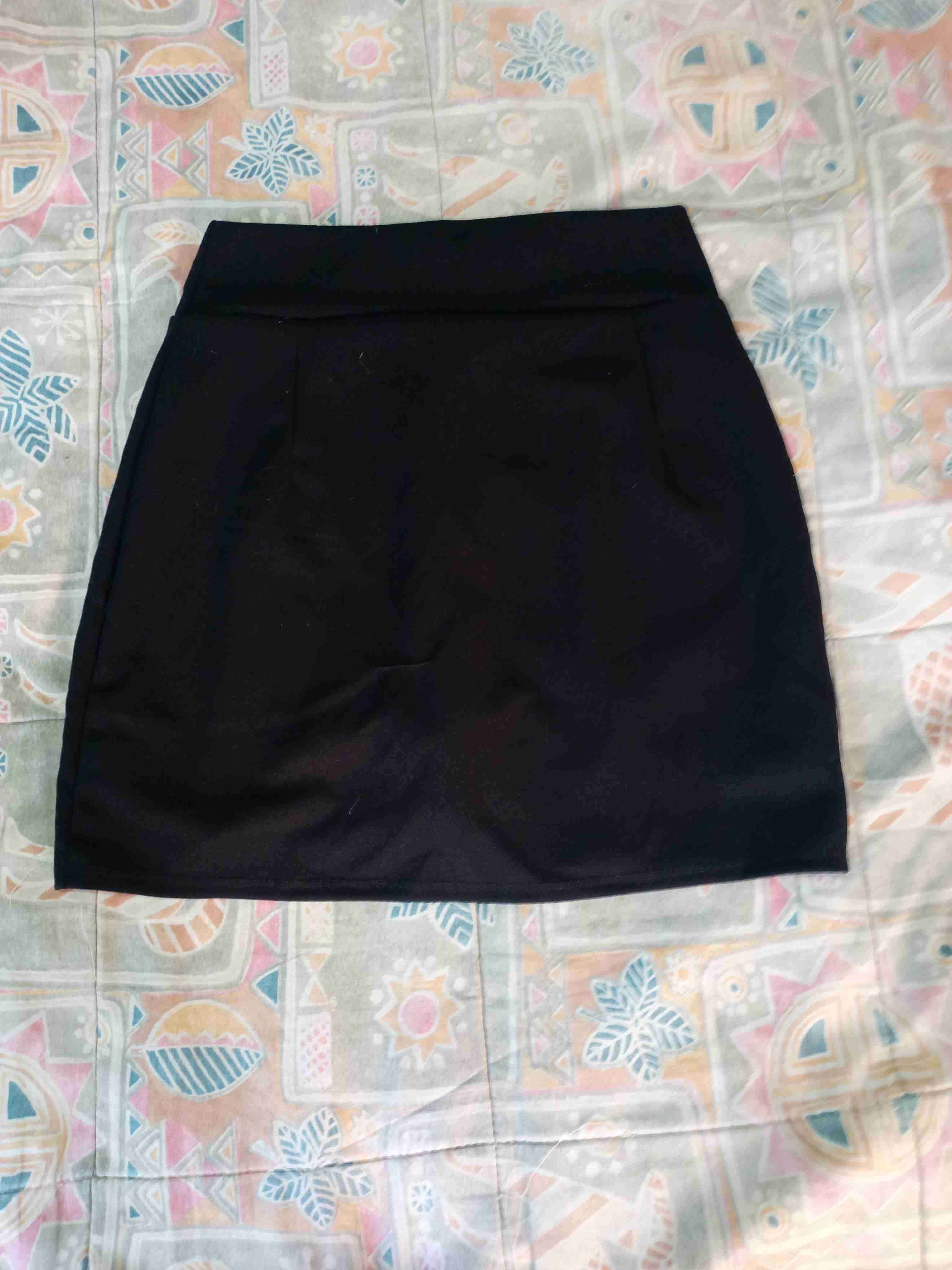 Falda negra elegante