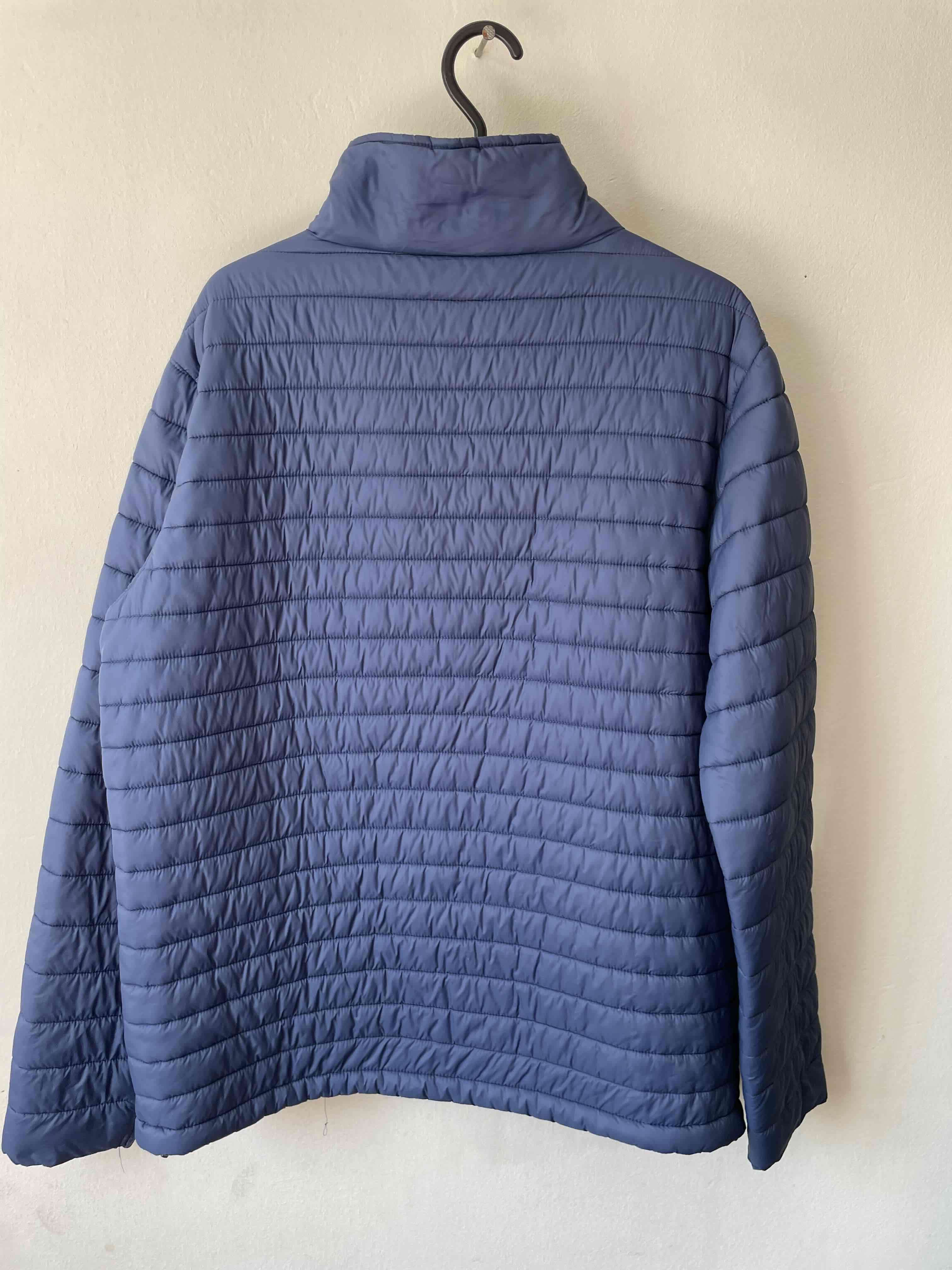 Chaqueta azul acolchada - miniatura 2