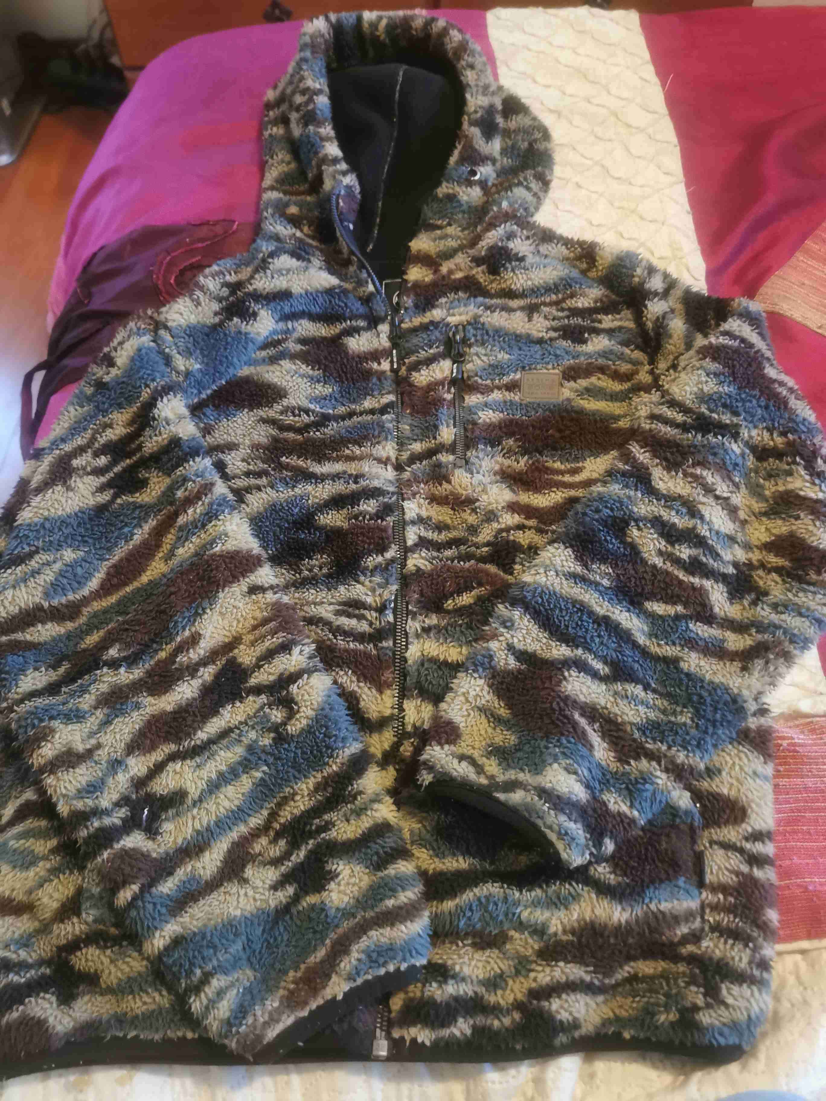 Polerón camuflado con capucha - miniatura 1